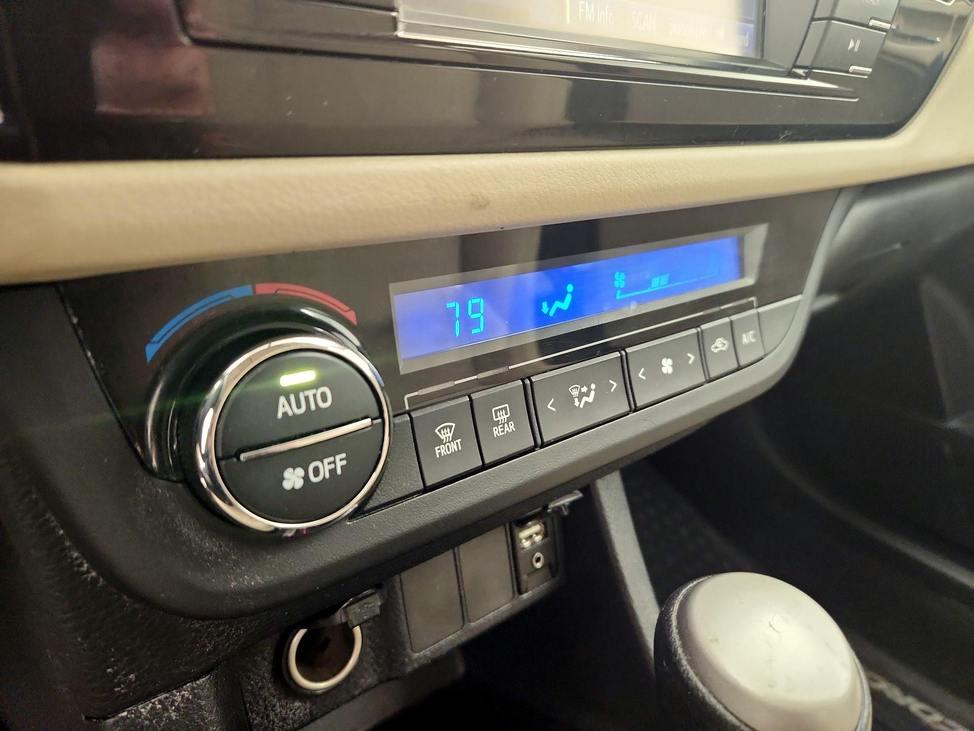 Thumbnail: 2015 Toyota Corolla - 16