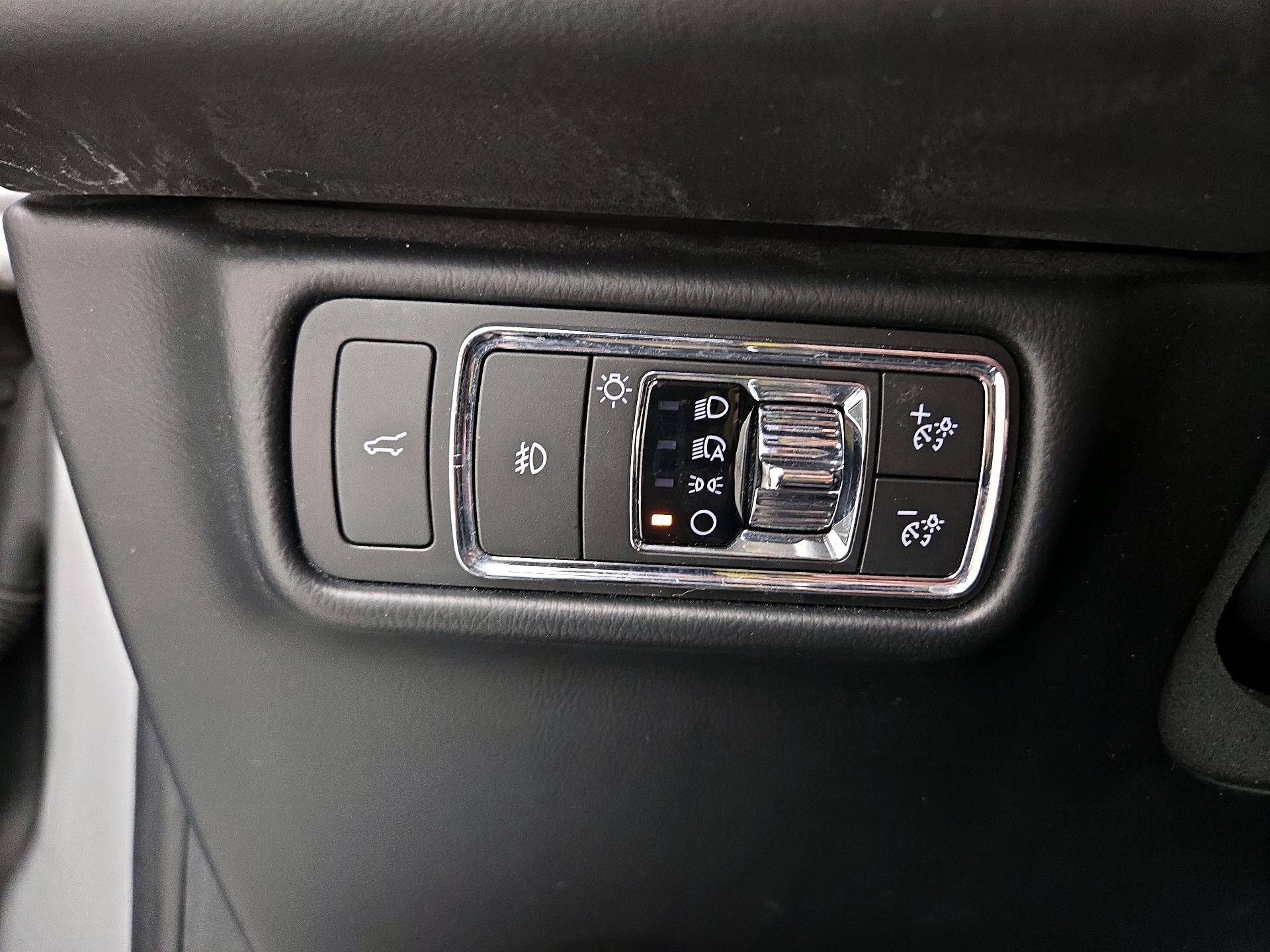 Thumbnail: 2023 Lincoln Aviator - 13