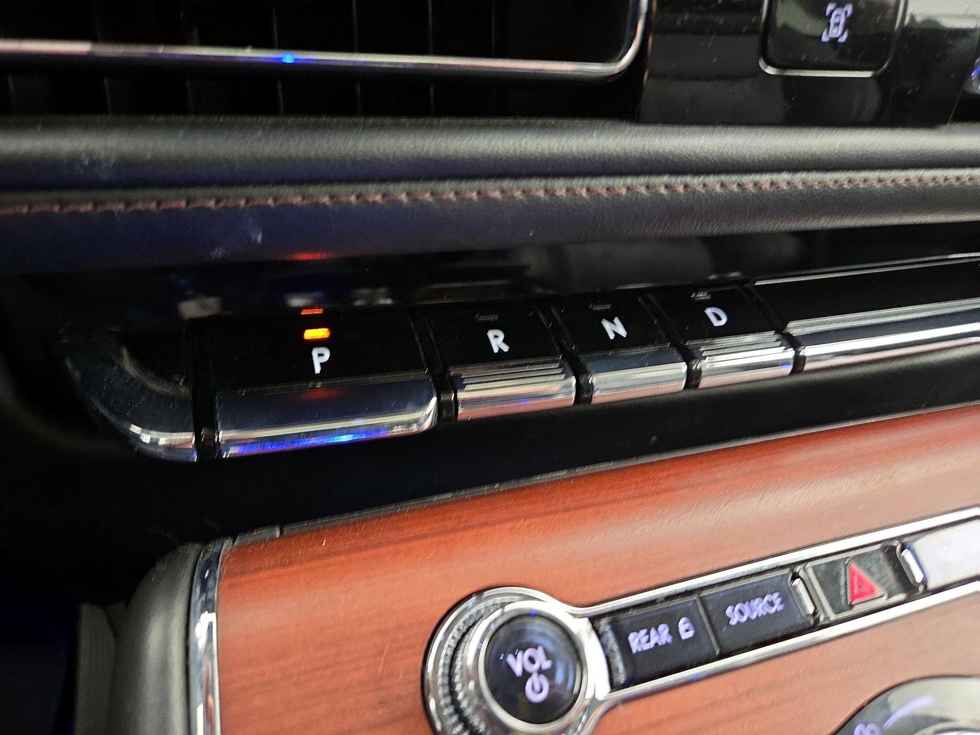 Thumbnail: 2023 Lincoln Aviator - 18