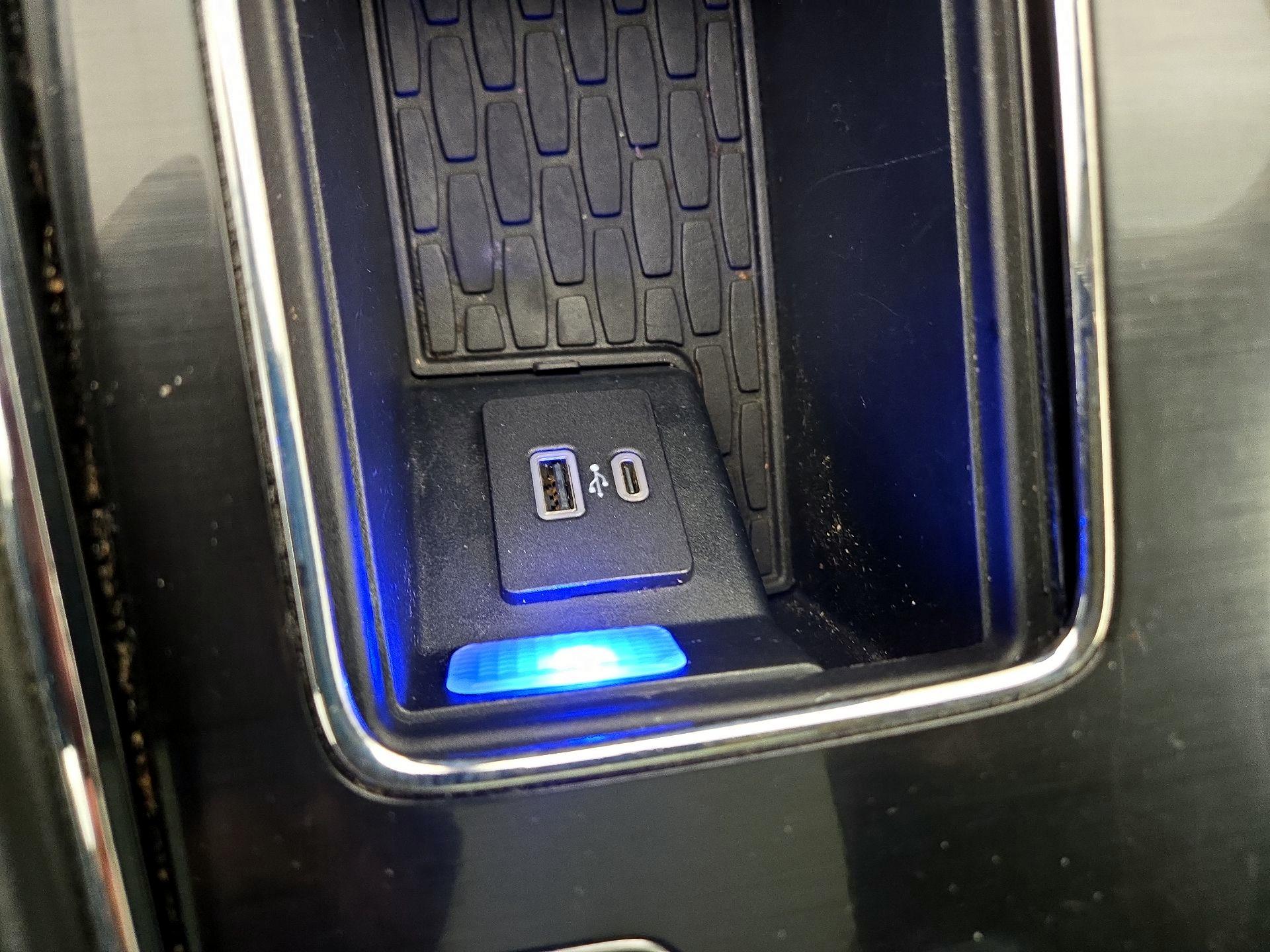 Thumbnail: 2023 Lincoln Aviator - 19