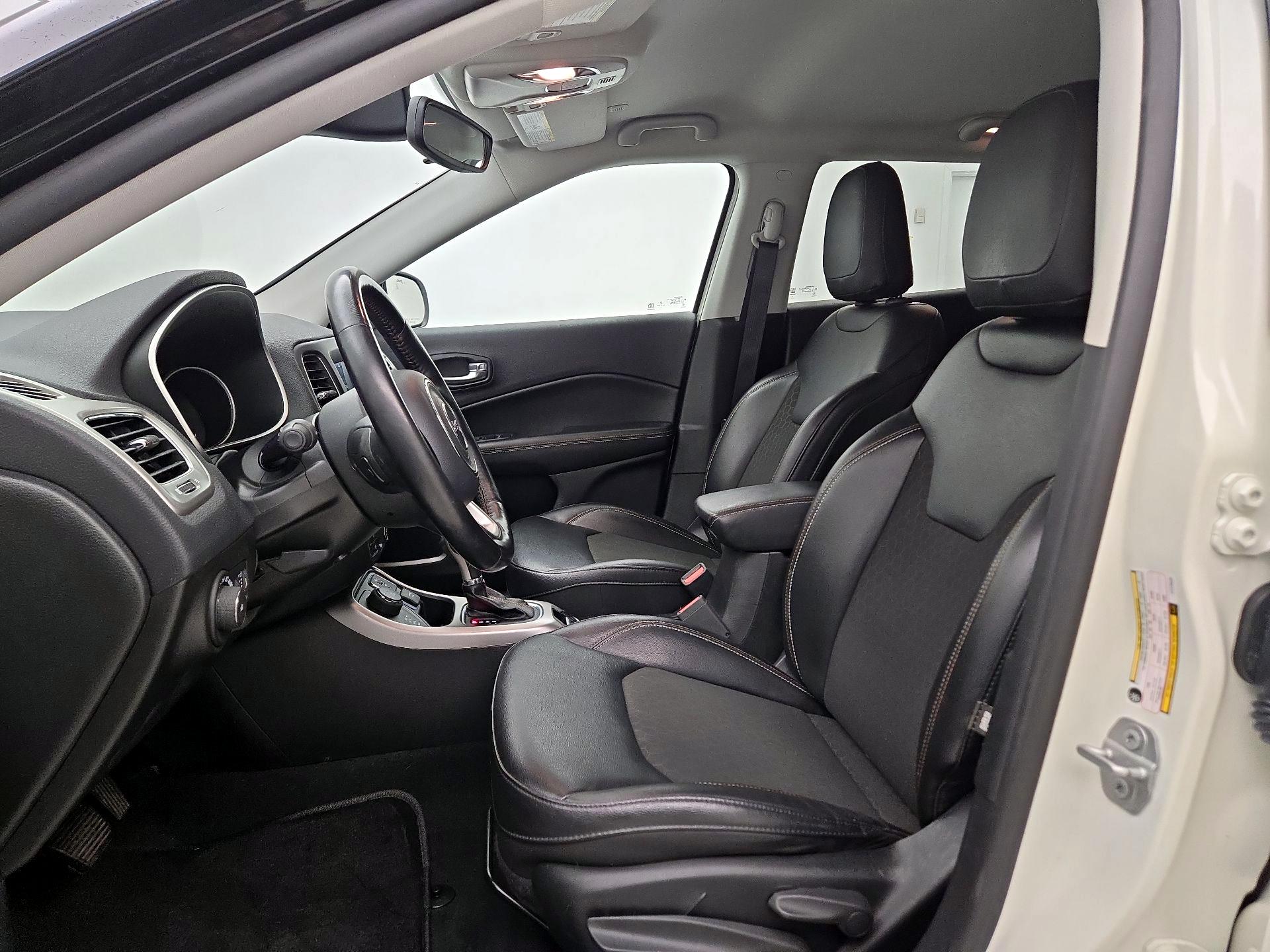 Thumbnail: 2020 Jeep Compass - 11