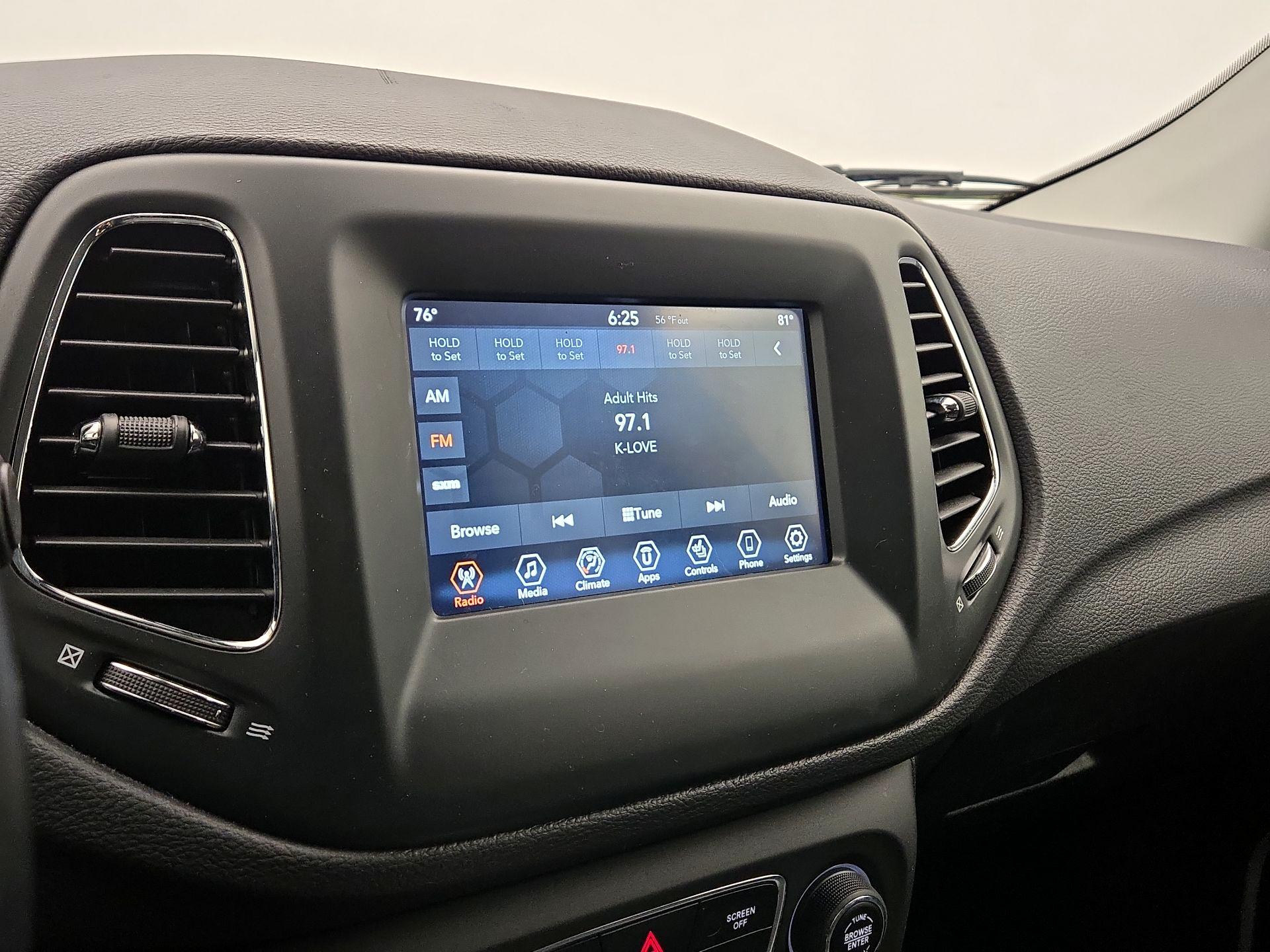 Thumbnail: 2020 Jeep Compass - 15