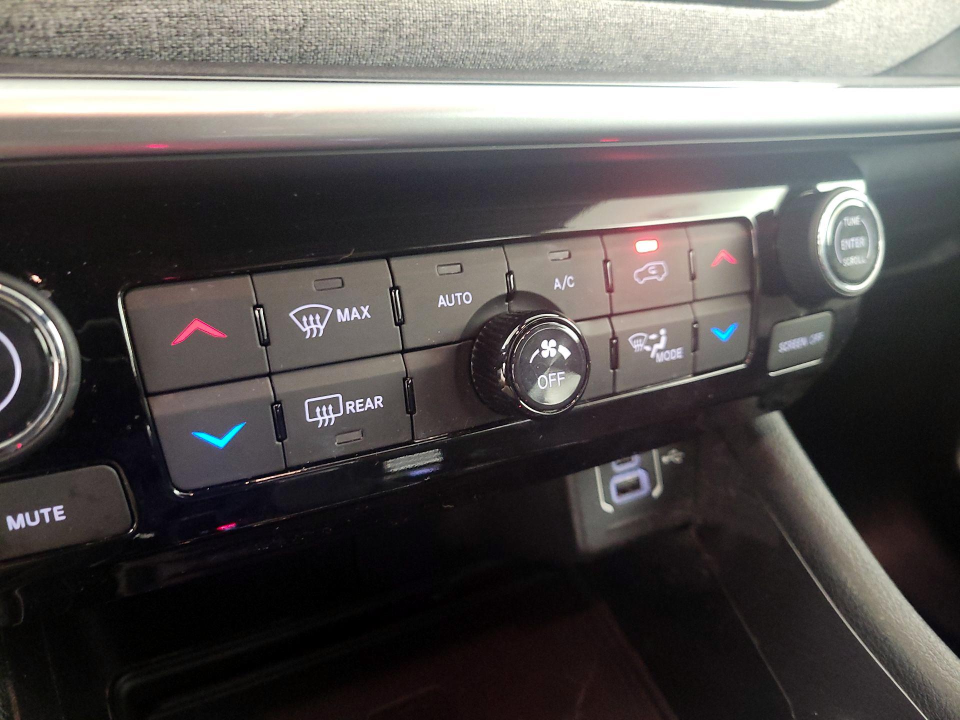 Thumbnail: 2023 Jeep Compass - 16