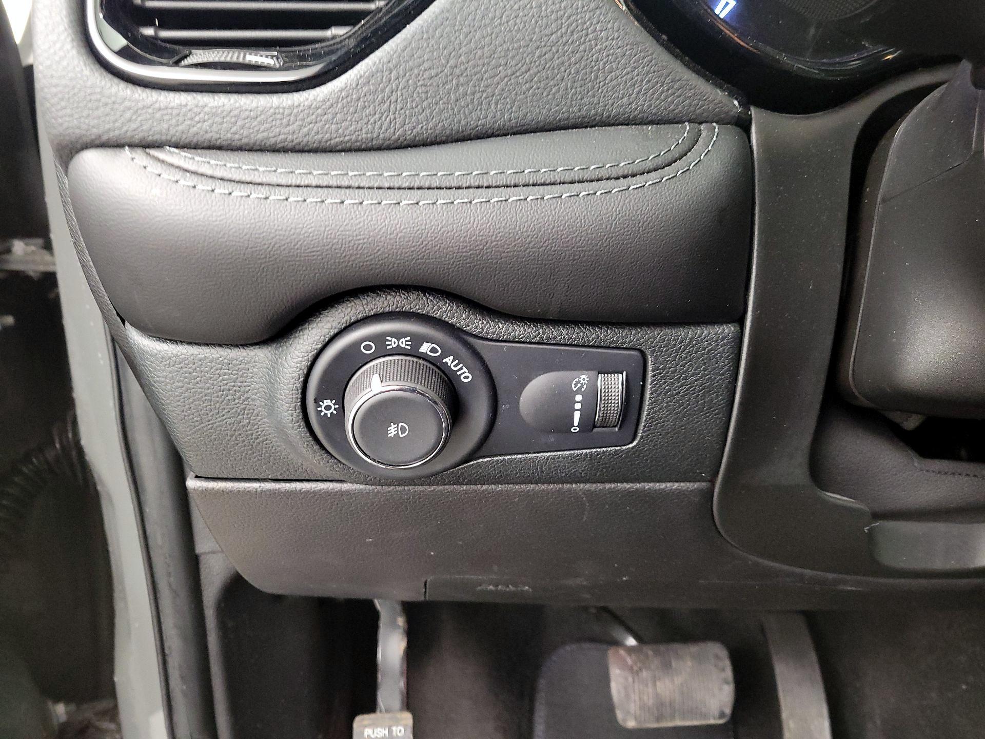 Thumbnail: 2022 Dodge Durango - 13