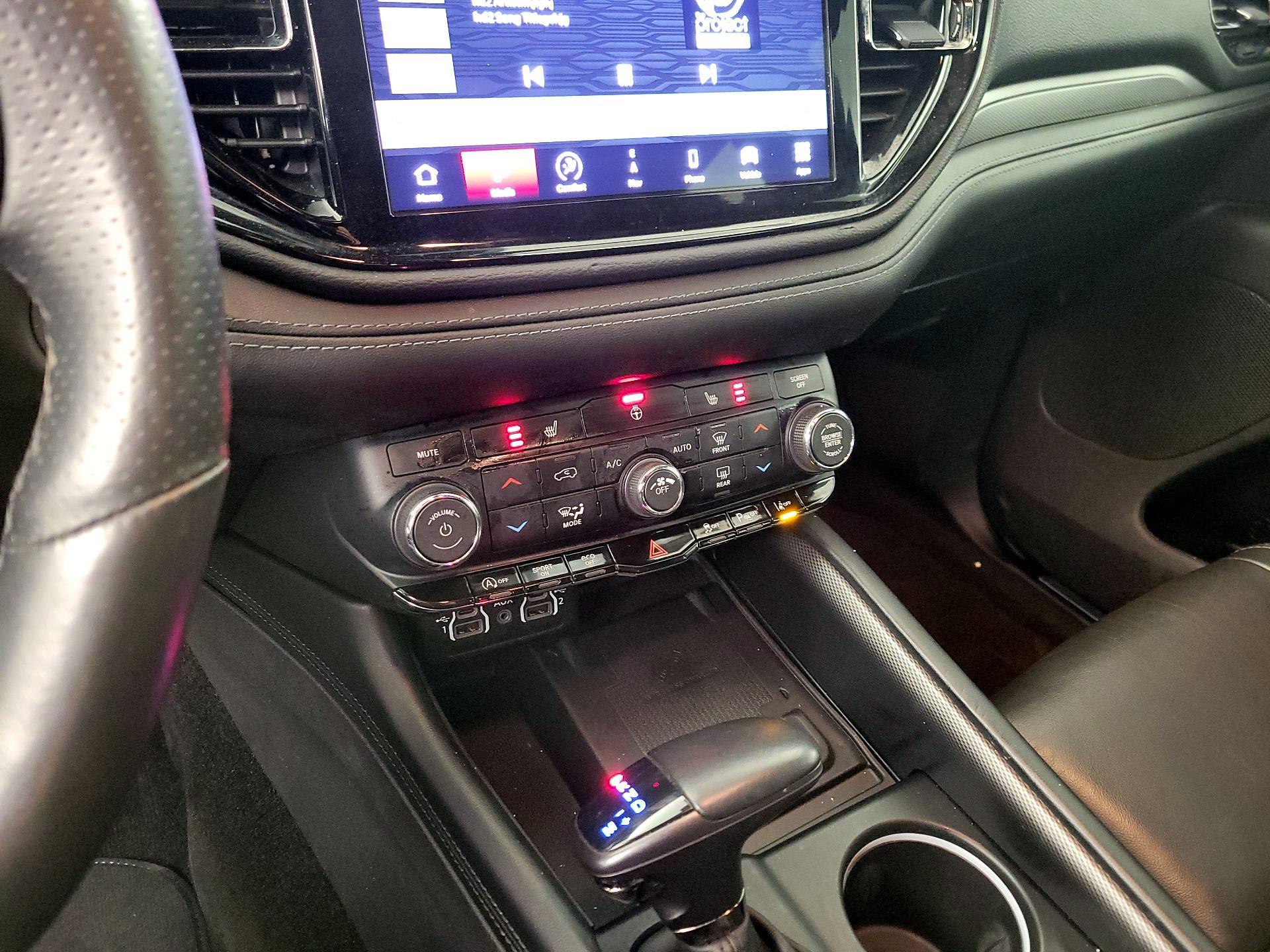 Thumbnail: 2022 Dodge Durango - 17