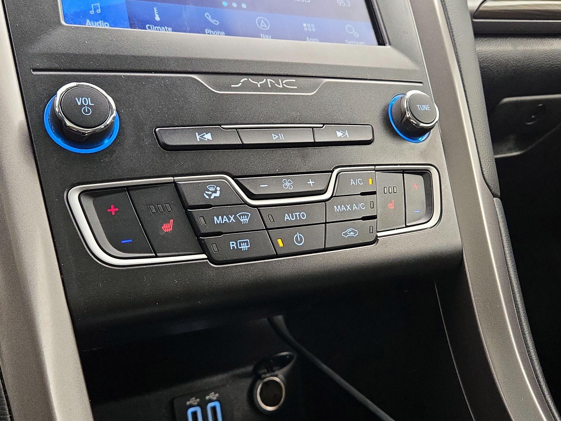 Thumbnail: 2020 Ford Fusion - 16