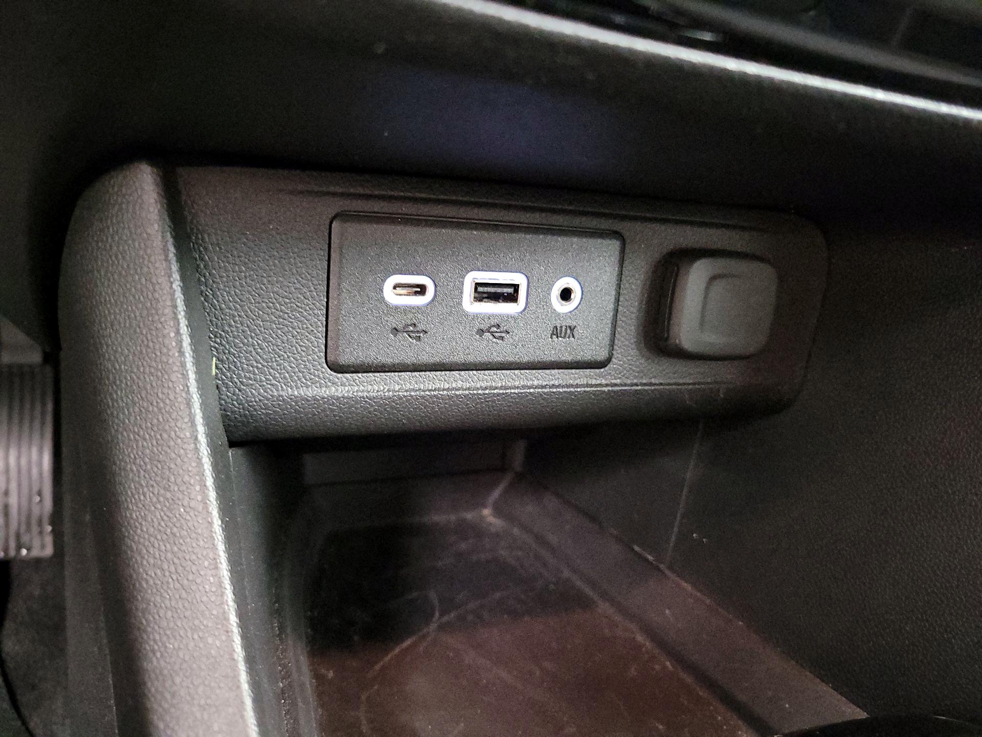 Thumbnail: 2022 Buick Encore GX - 18