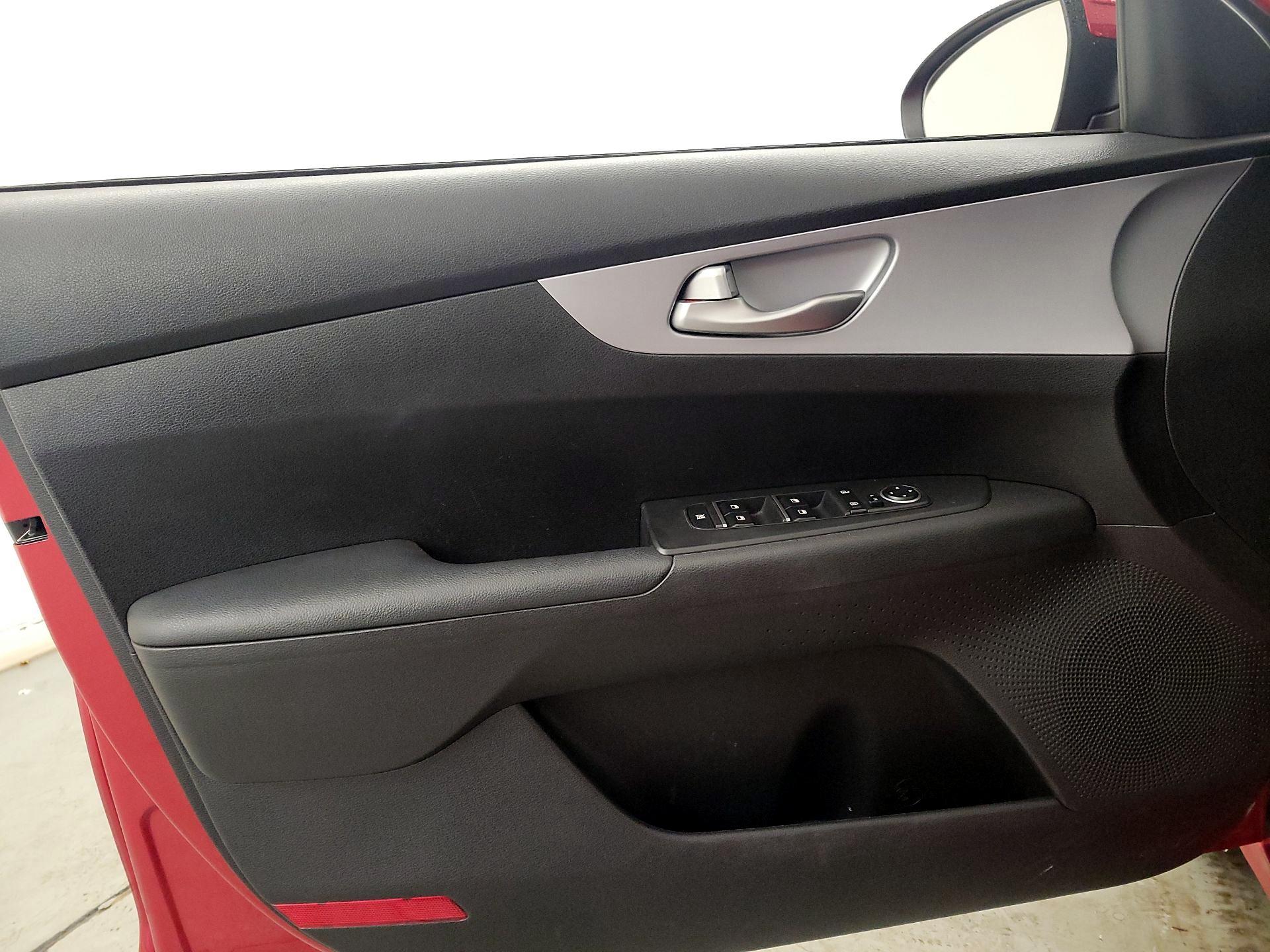 Thumbnail: 2024 Kia Forte - 12