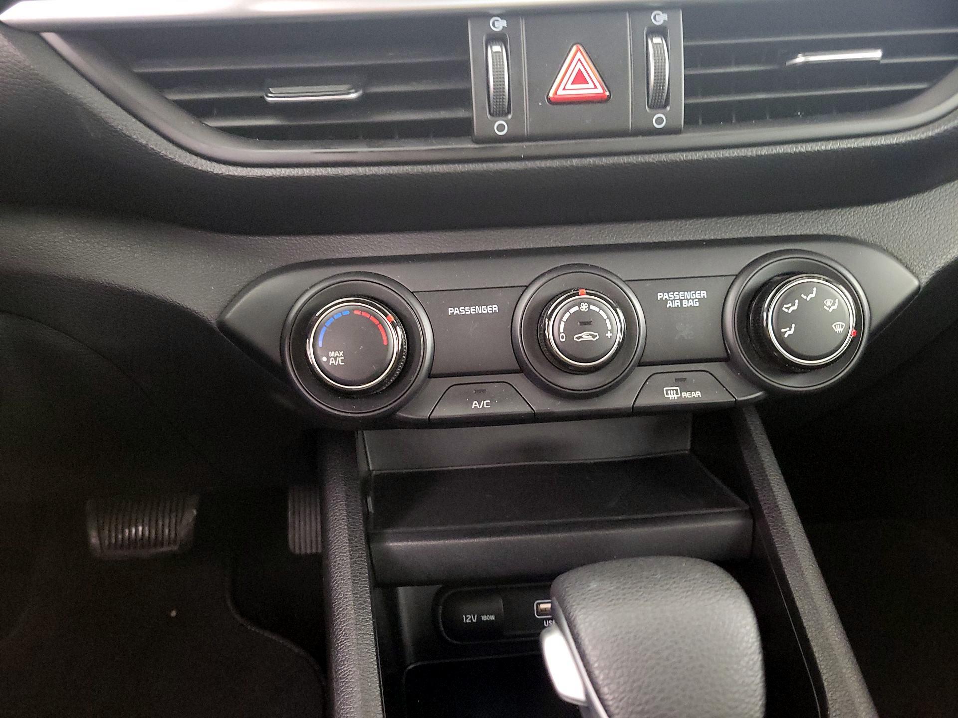 Thumbnail: 2024 Kia Forte - 16