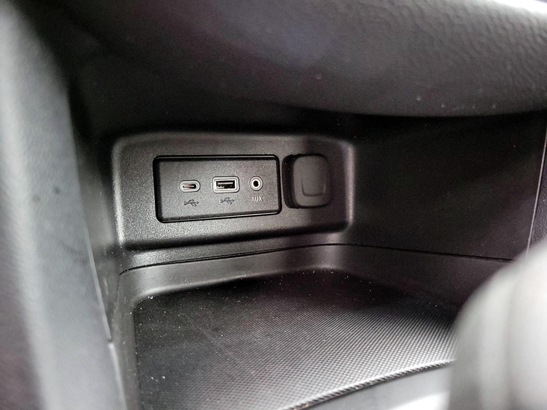 Thumbnail: 2023 Chevrolet Equinox - 18