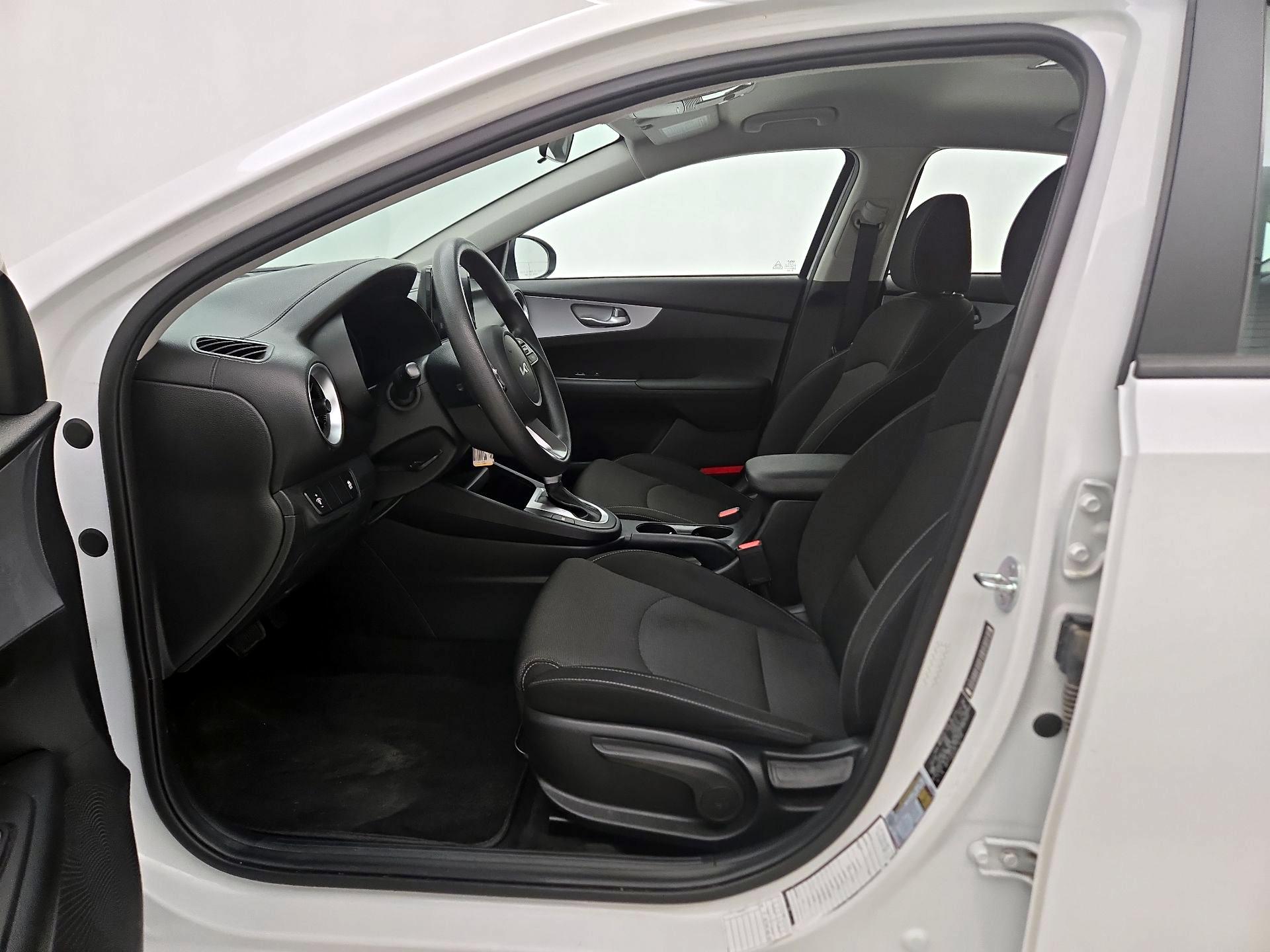 Thumbnail: 2024 Kia Forte - 11