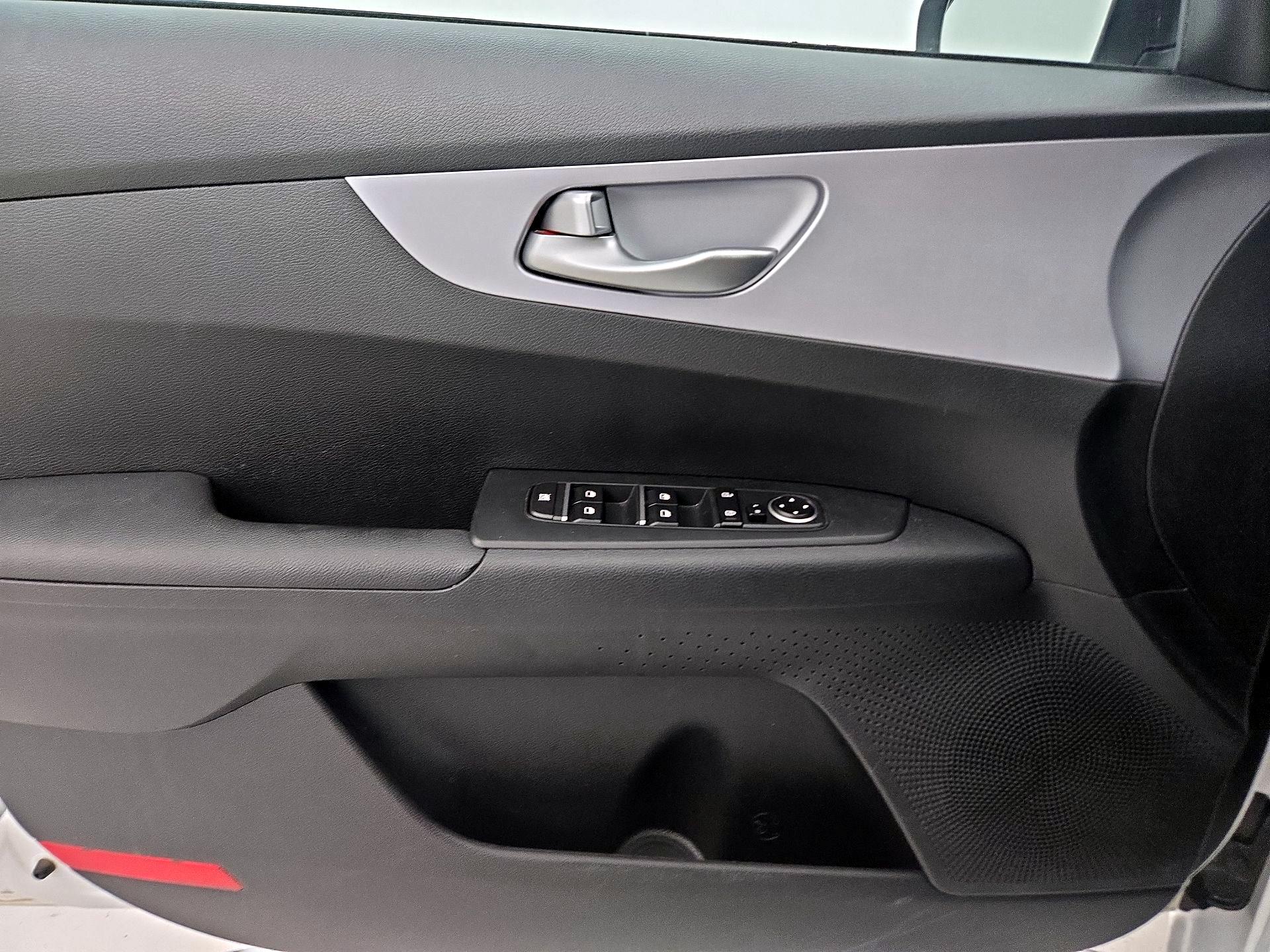 Thumbnail: 2024 Kia Forte - 12