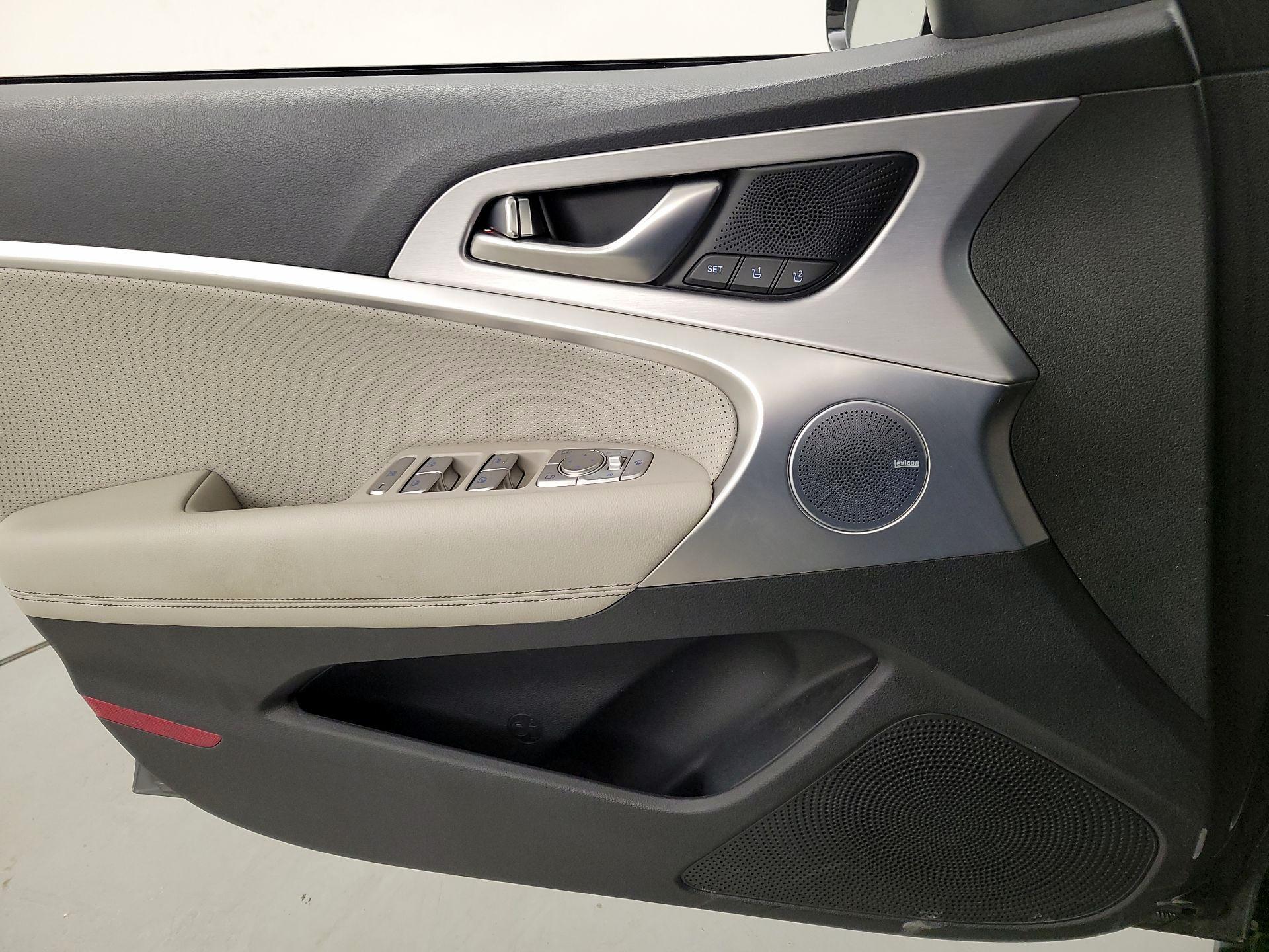 Thumbnail: 2021 Genesis G70 - 12