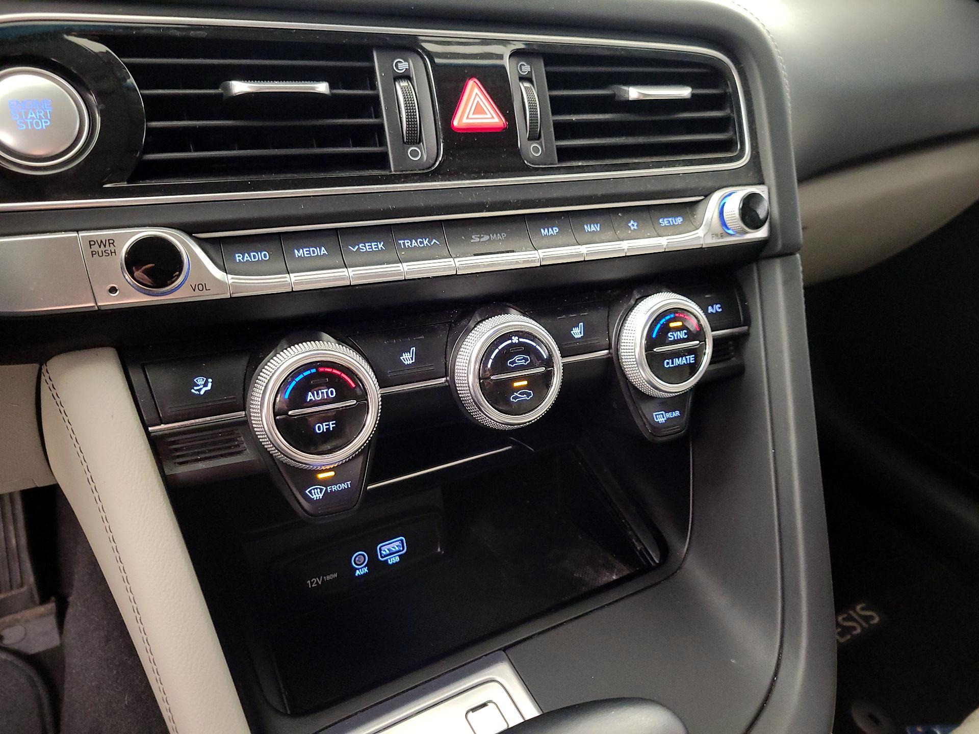 Thumbnail: 2021 Genesis G70 - 17