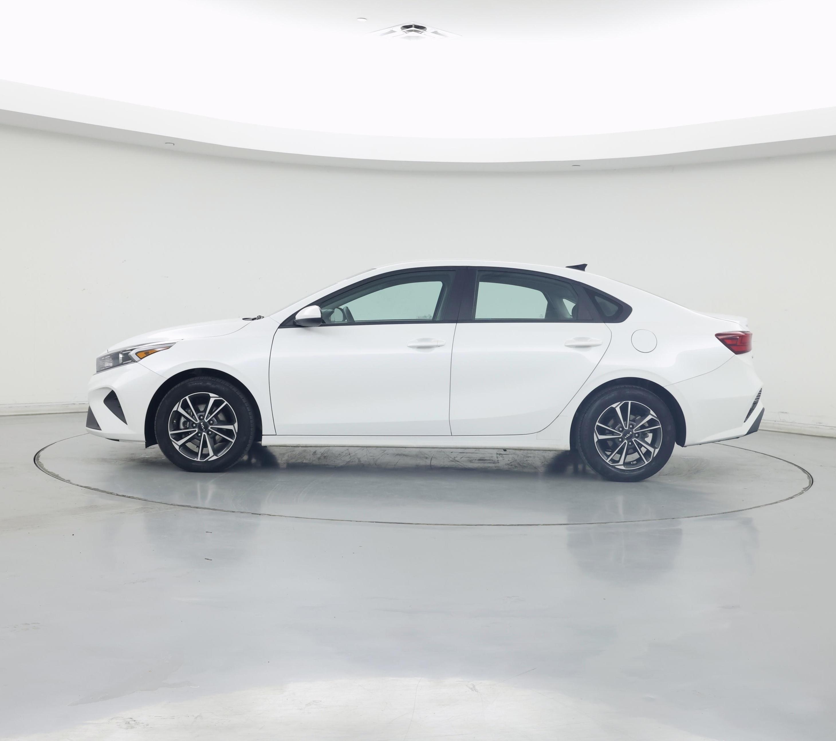 Thumbnail: 2024 Kia Forte - 3