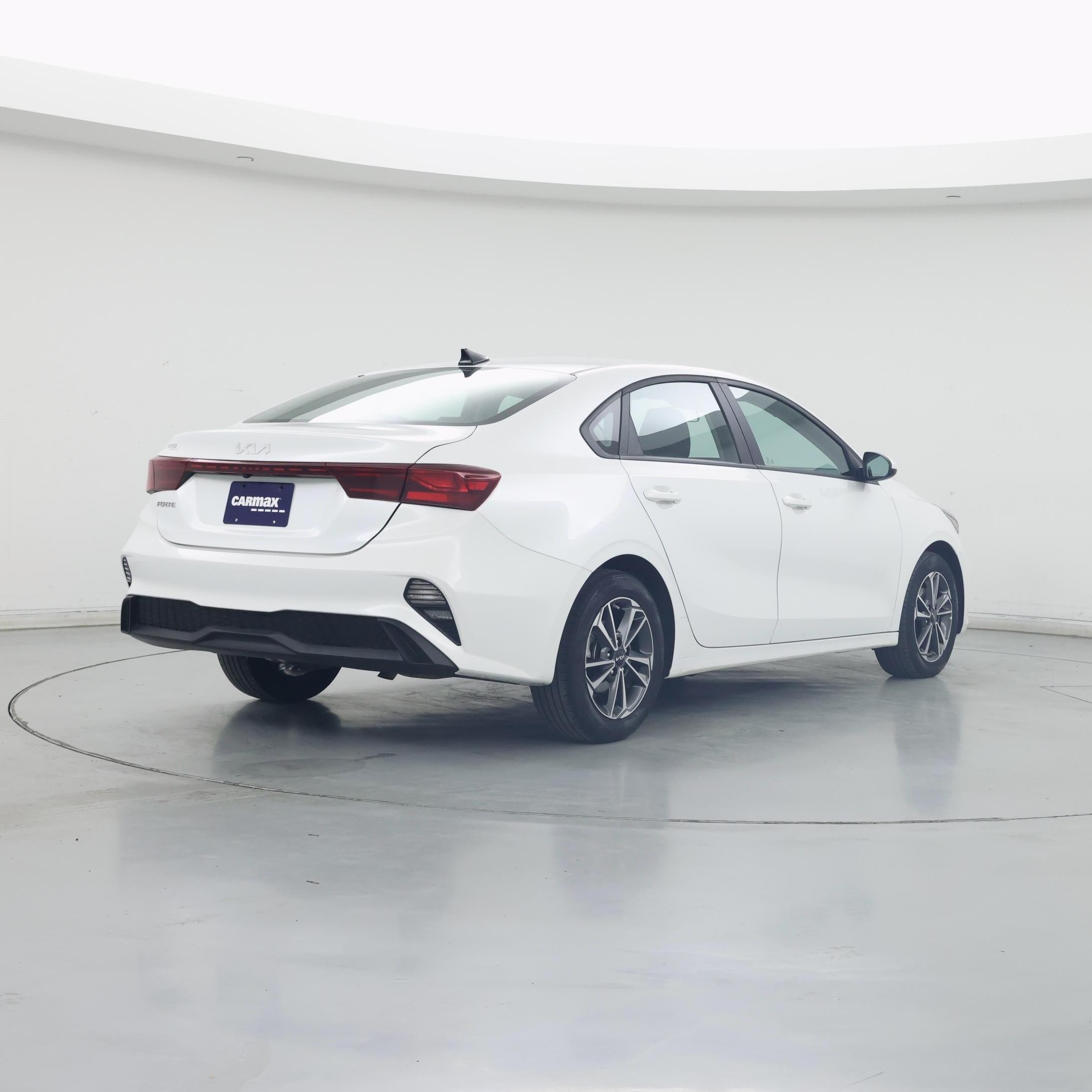 Thumbnail: 2024 Kia Forte - 8