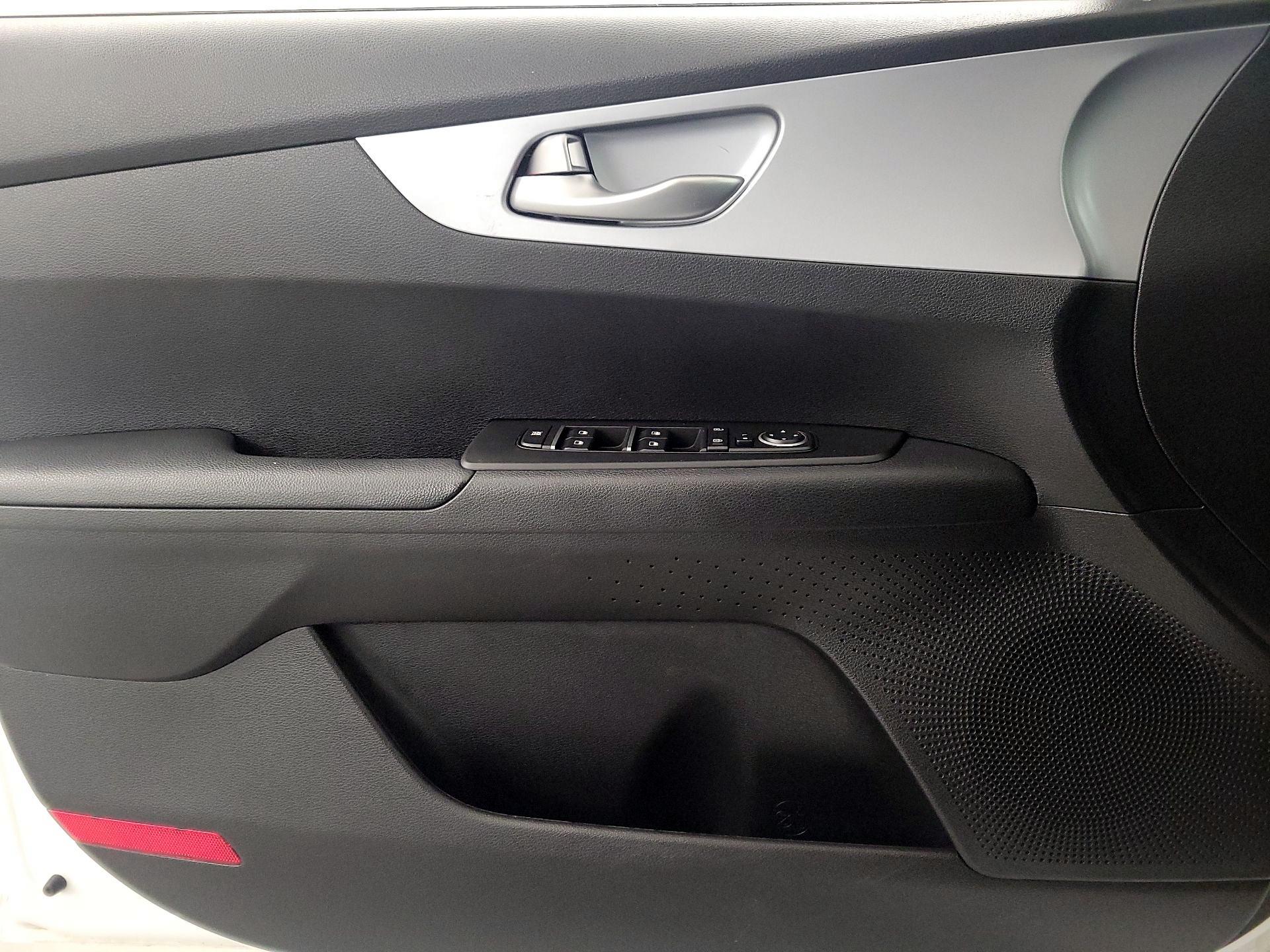 Thumbnail: 2023 Kia Forte - 12