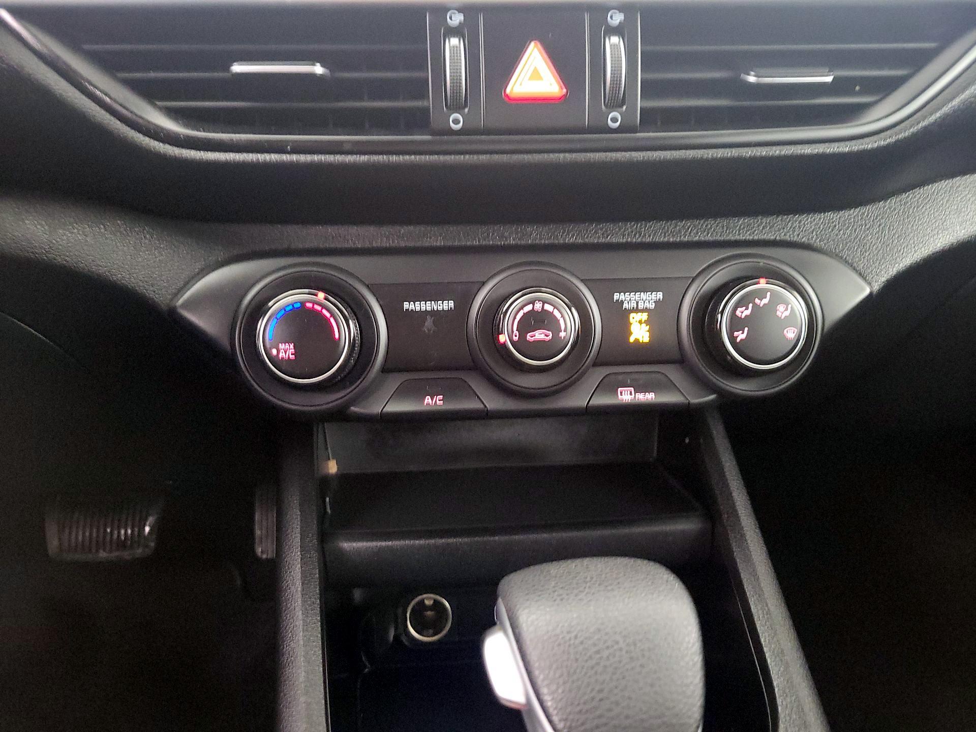 Thumbnail: 2023 Kia Forte - 16