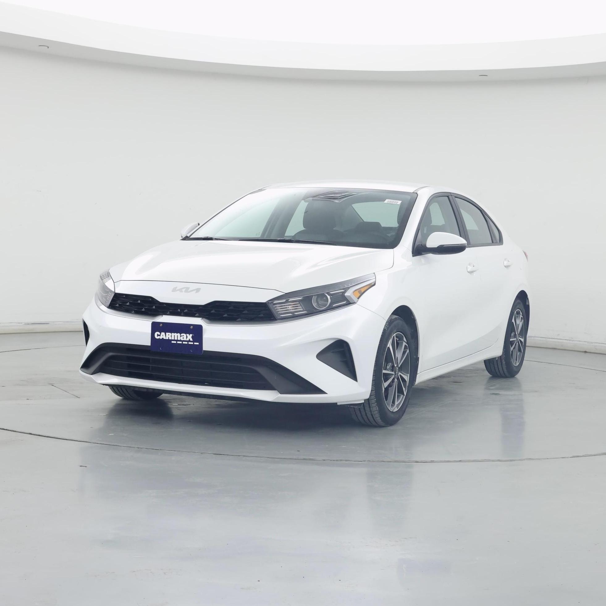 Thumbnail: 2023 Kia Forte - 4