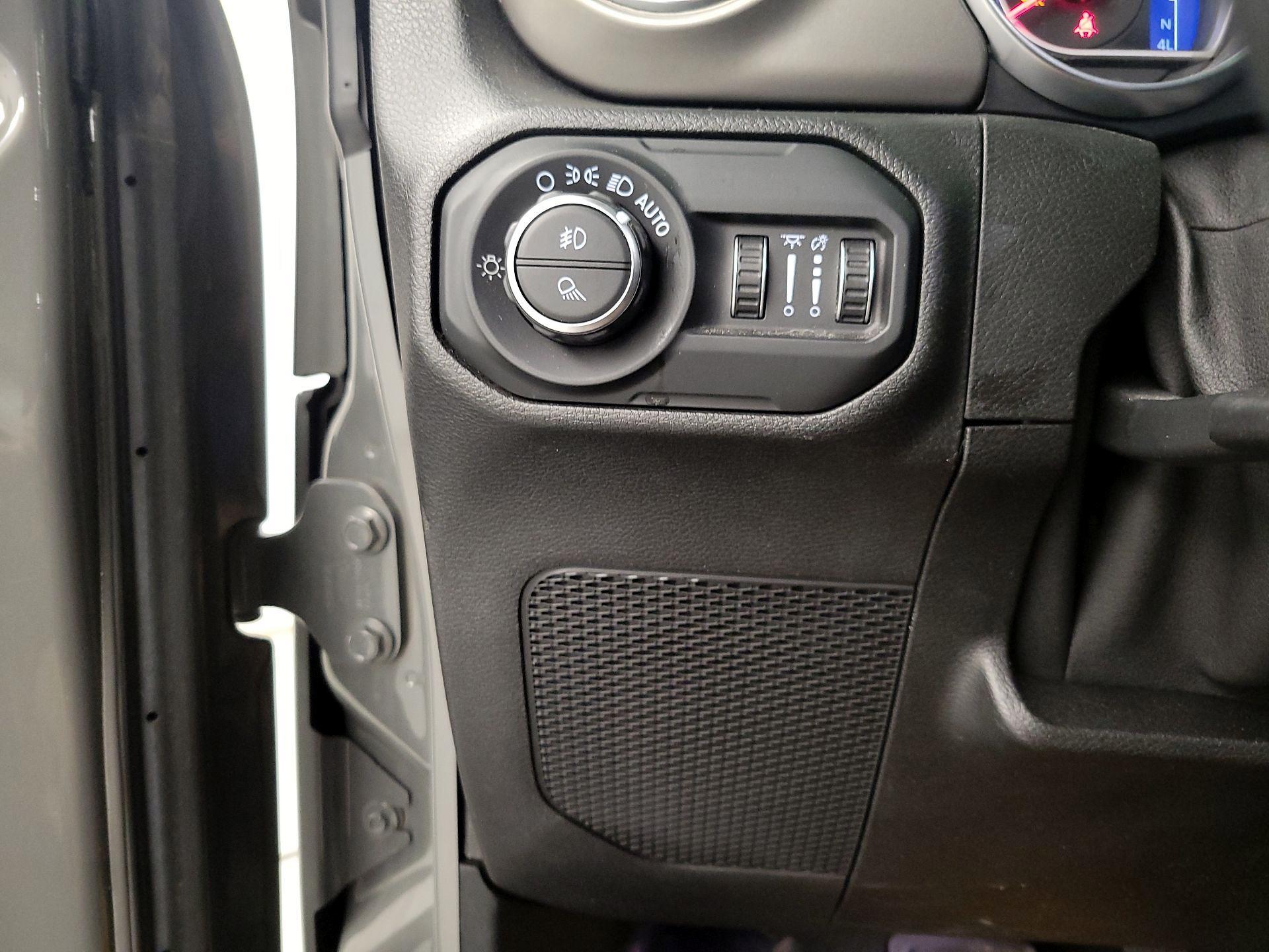 Thumbnail: 2021 Jeep Gladiator - 13