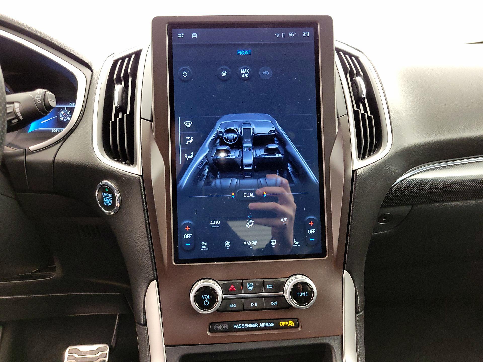 Thumbnail: 2021 Ford Edge - 17