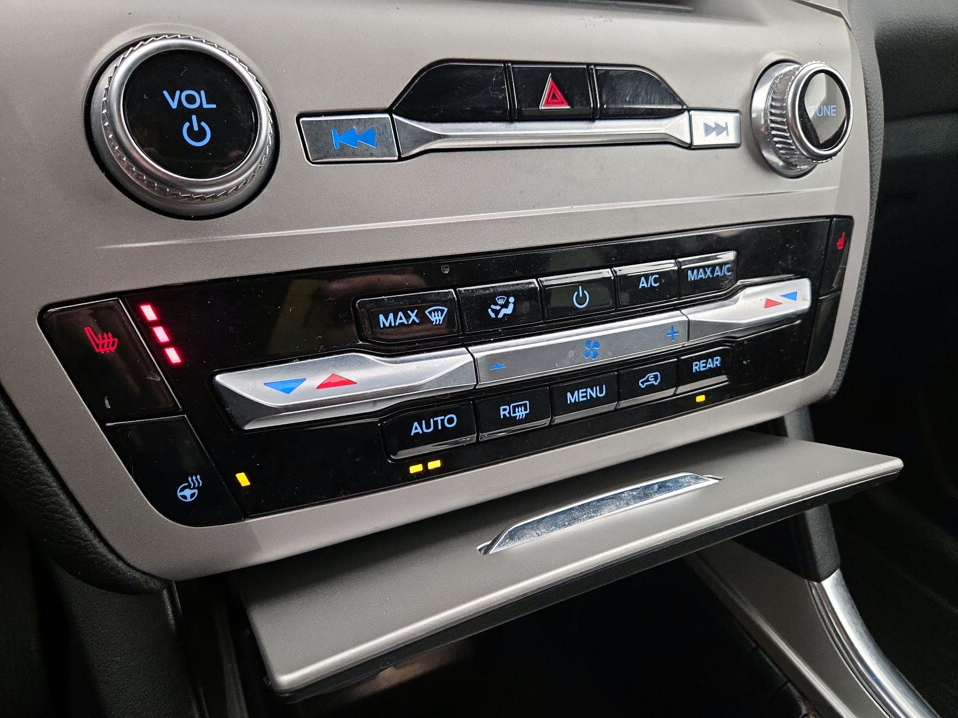 Thumbnail: 2023 Ford Explorer - 16