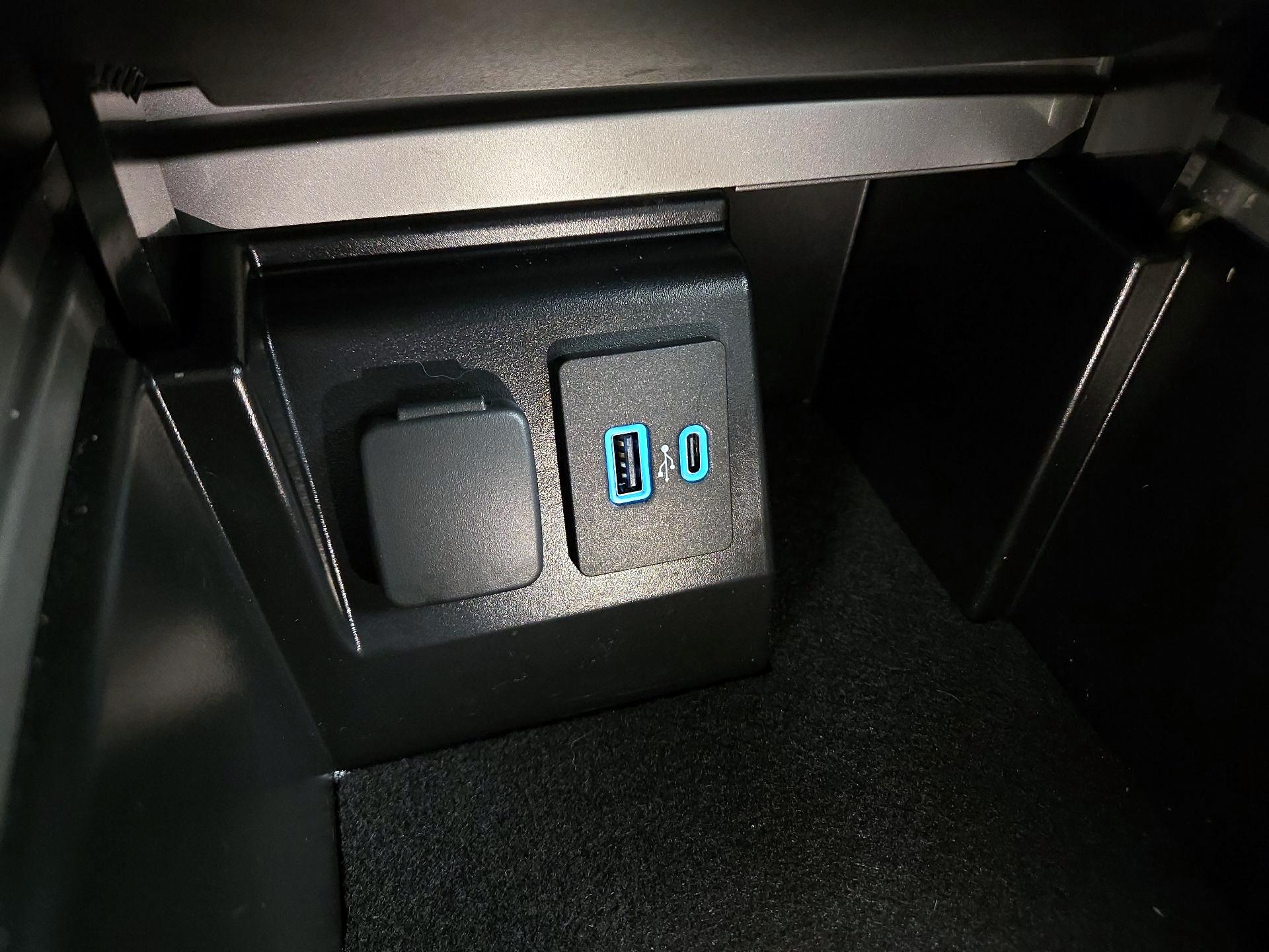 Thumbnail: 2023 Ford Explorer - 18