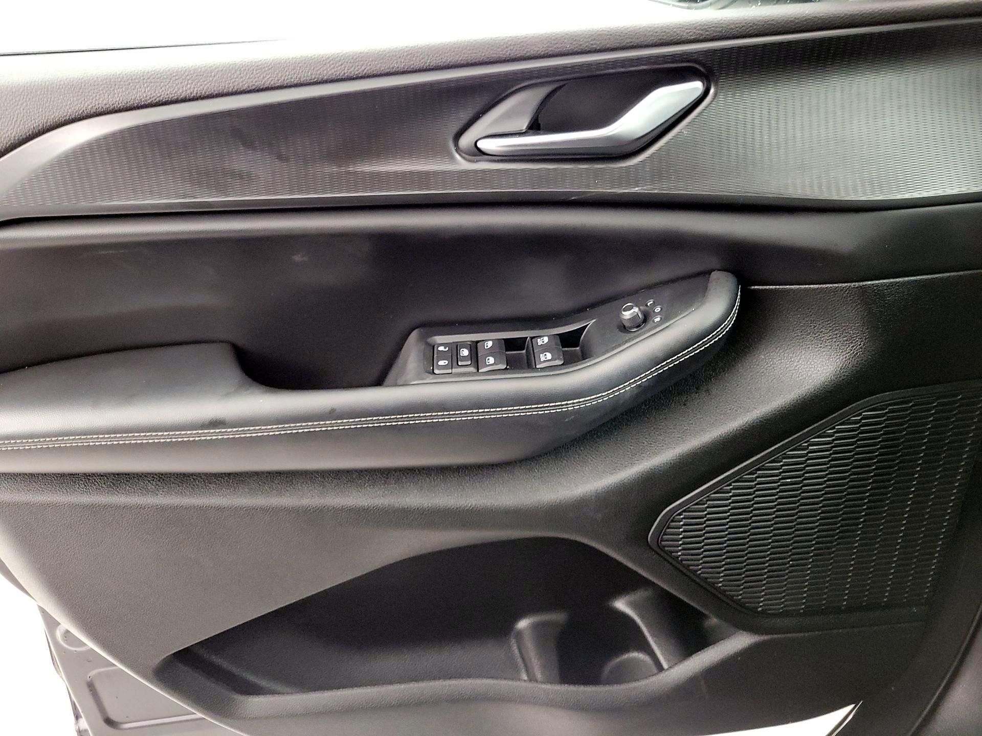 Thumbnail: 2023 Jeep Grand Cherokee - 12