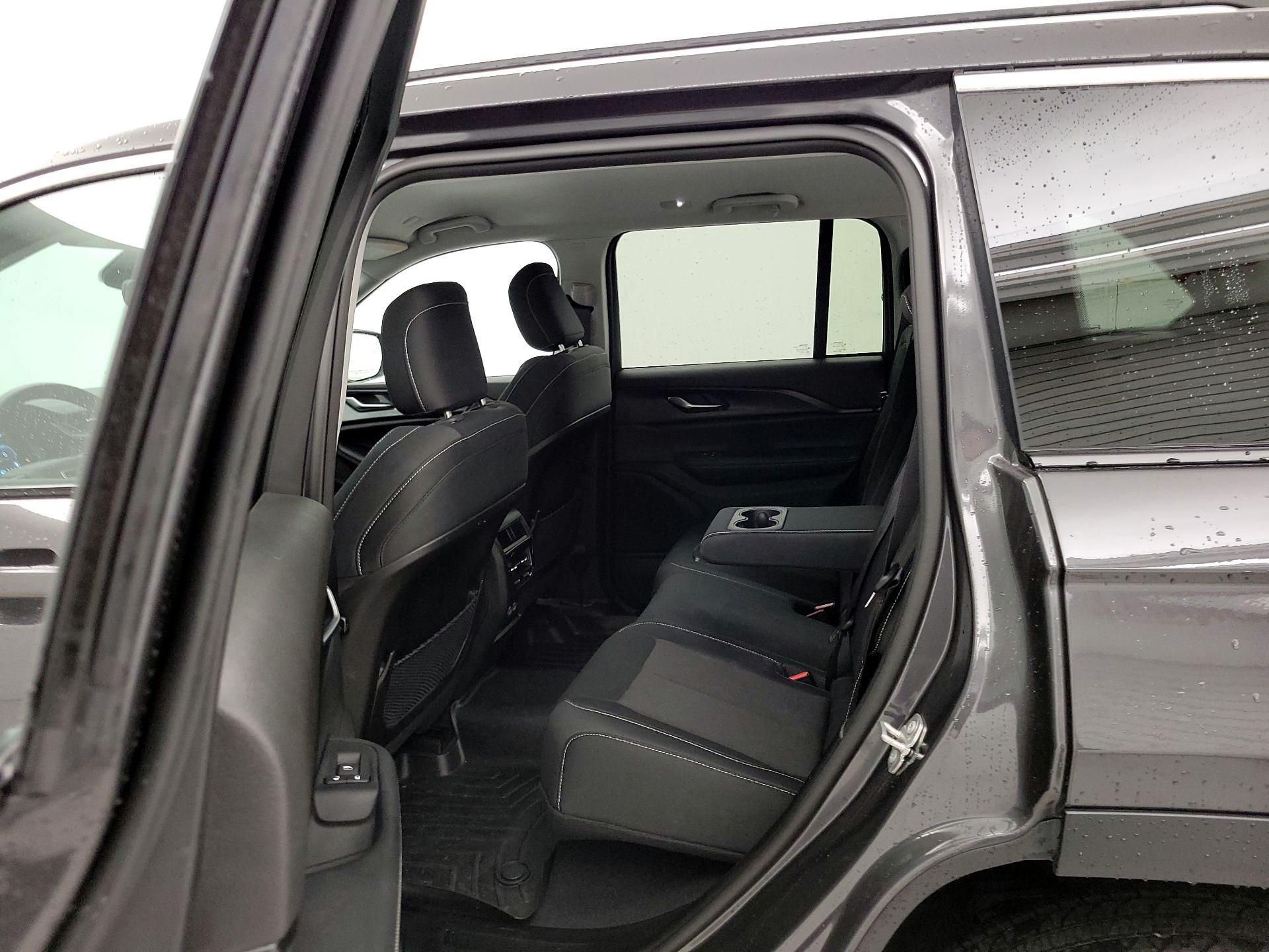 Thumbnail: 2023 Jeep Grand Cherokee - 19