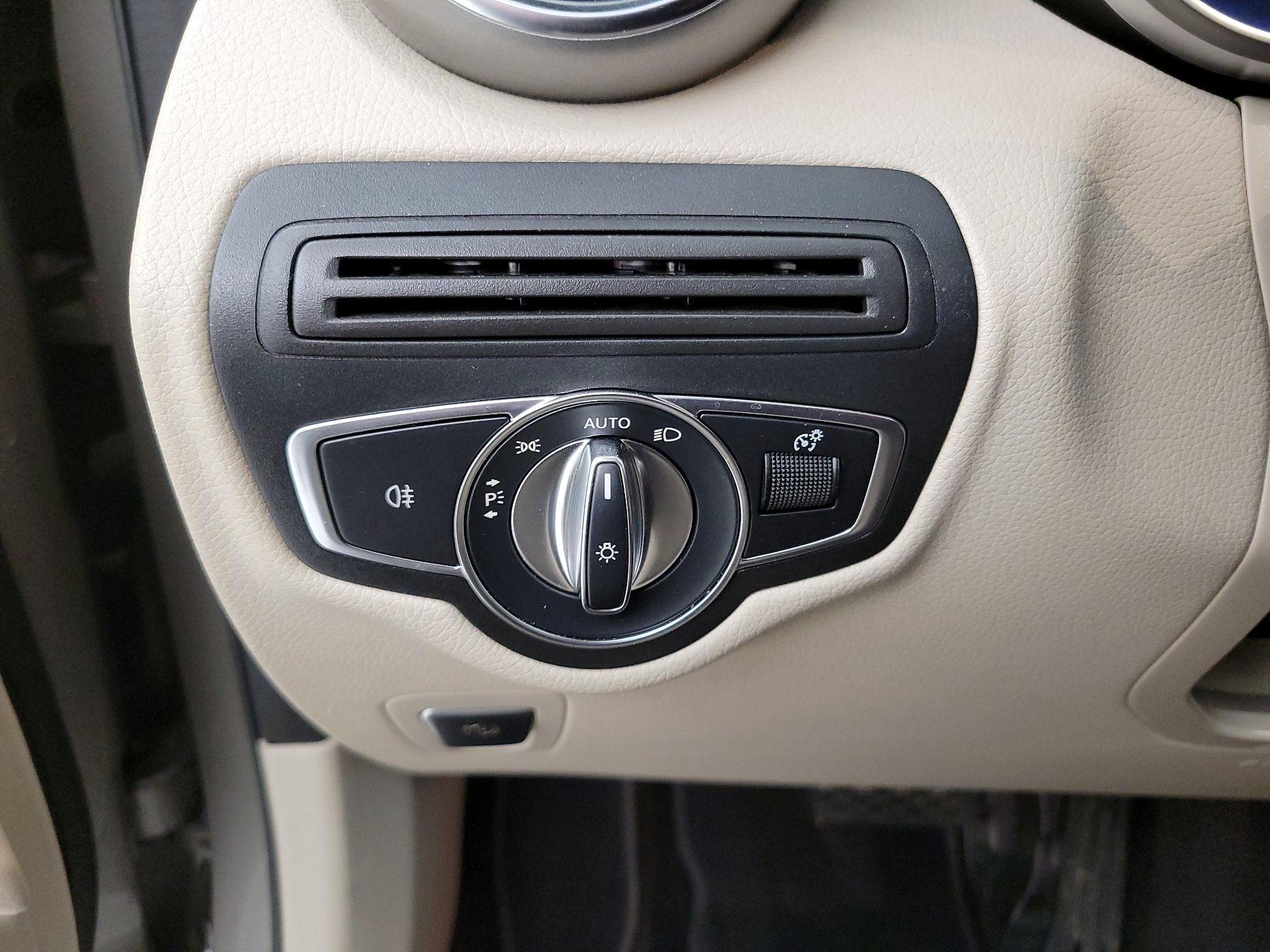 Thumbnail: 2021 Mercedes-Benz GLC - 13