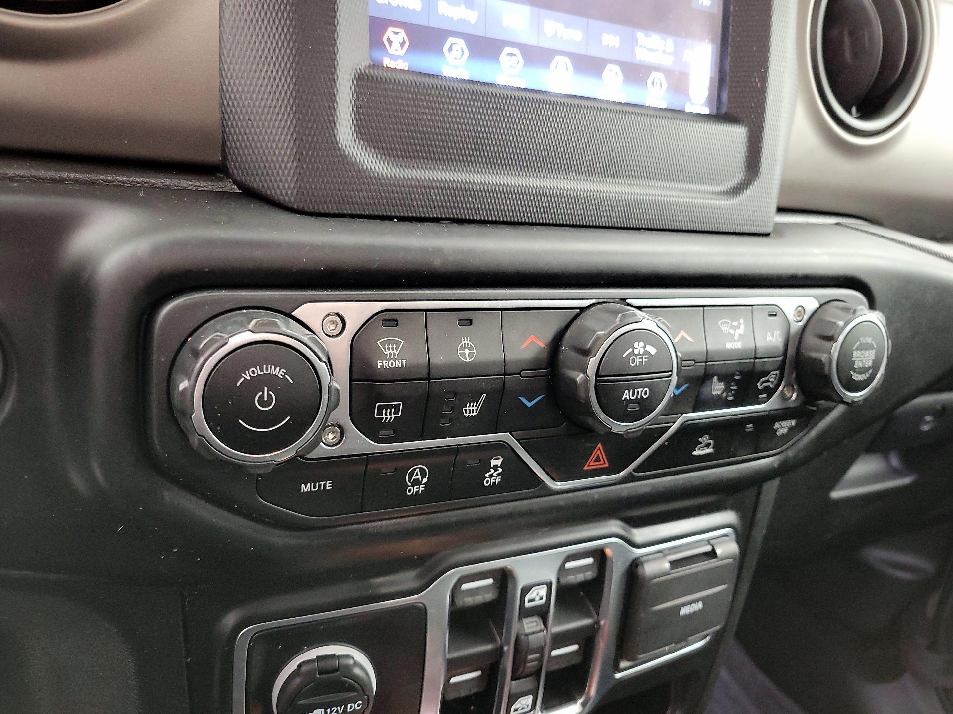 Thumbnail: 2021 Jeep Gladiator - 16