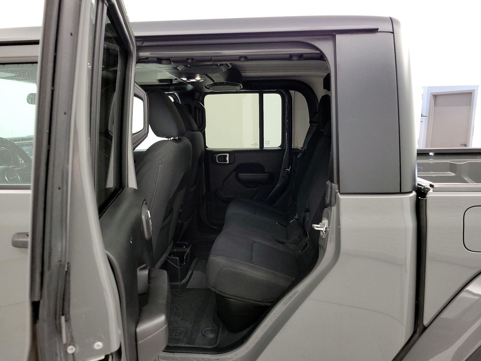 Thumbnail: 2021 Jeep Gladiator - 19