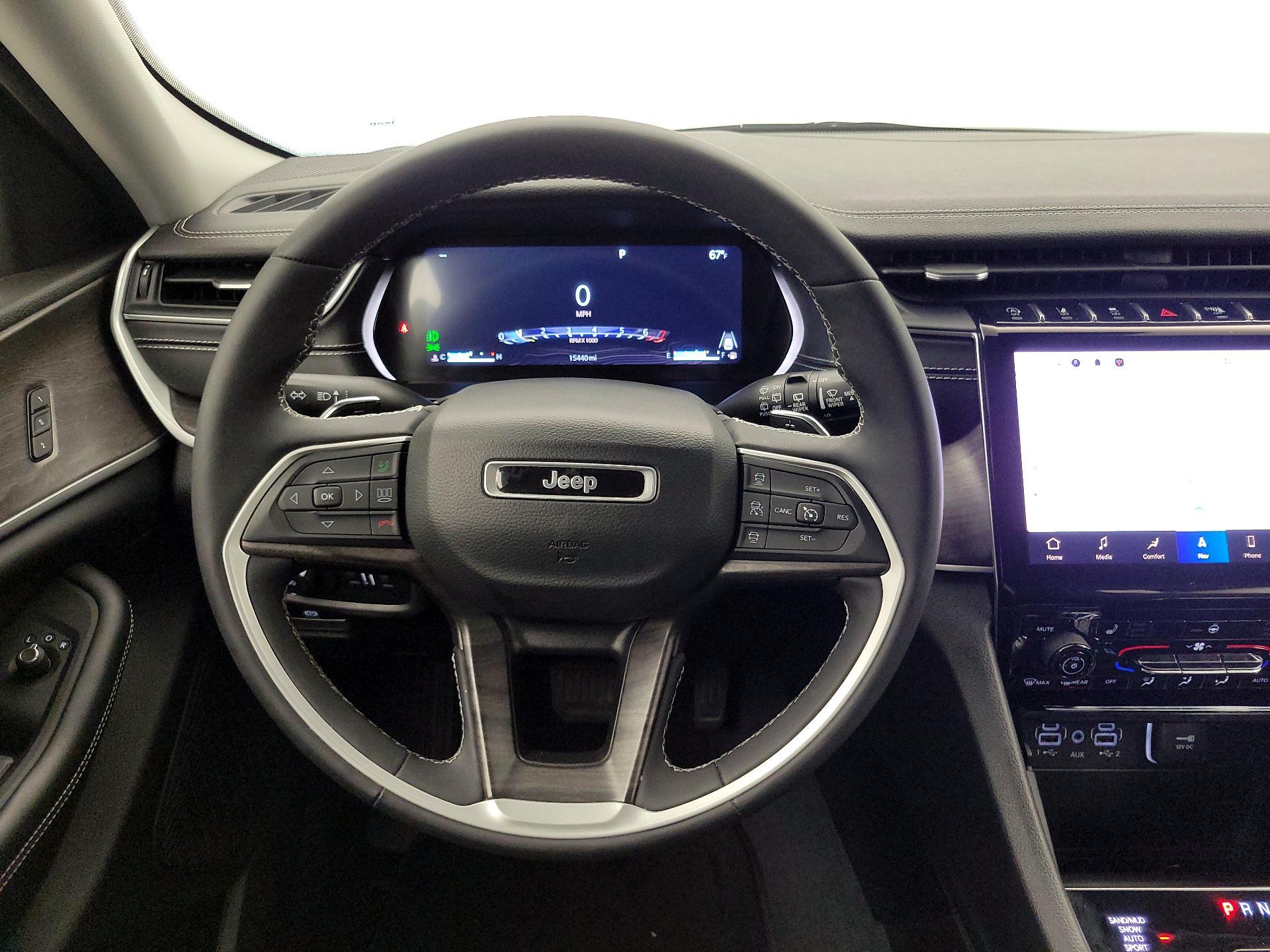 Thumbnail: 2023 Jeep Grand Cherokee - 10