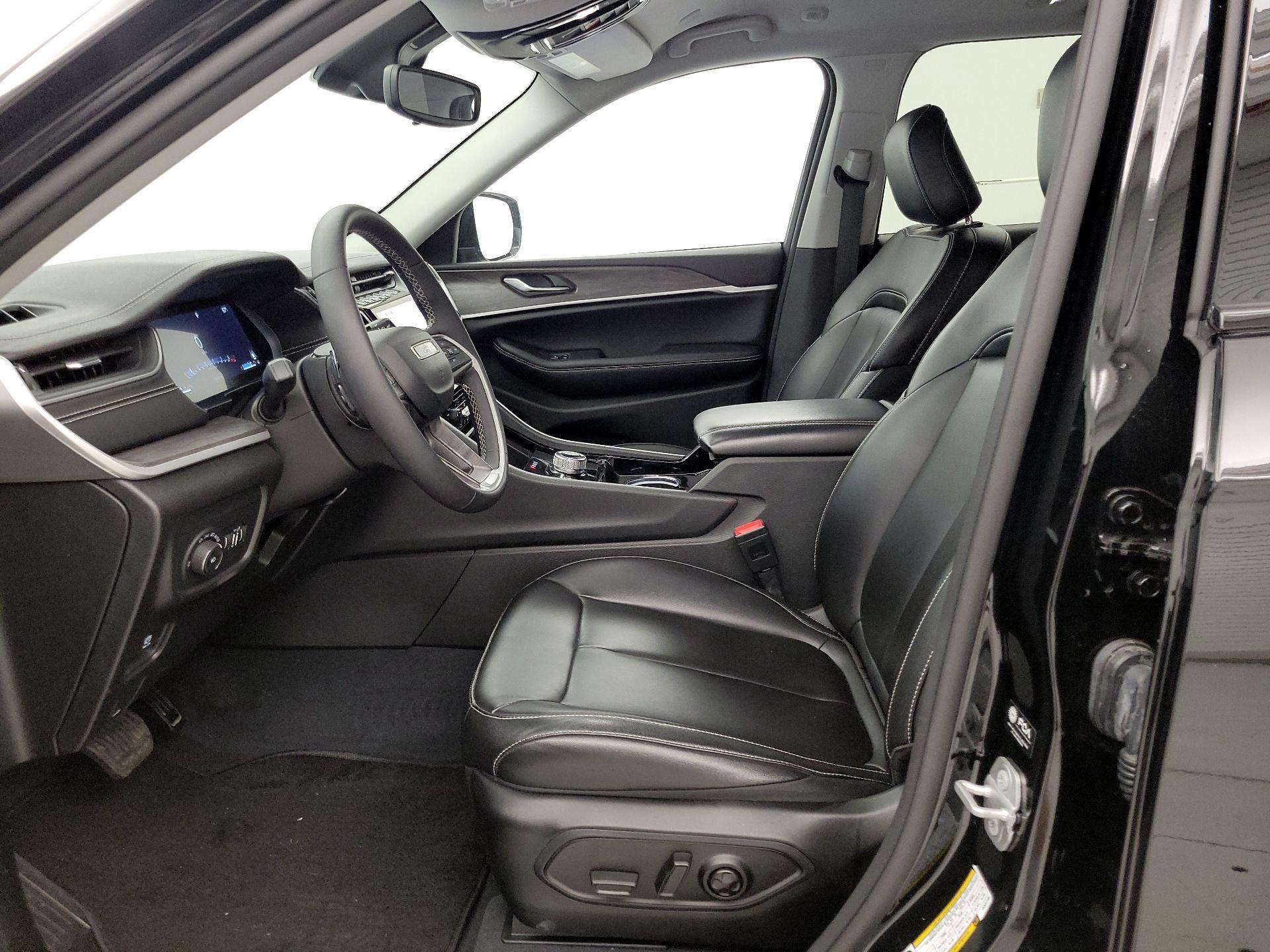 Thumbnail: 2023 Jeep Grand Cherokee - 11