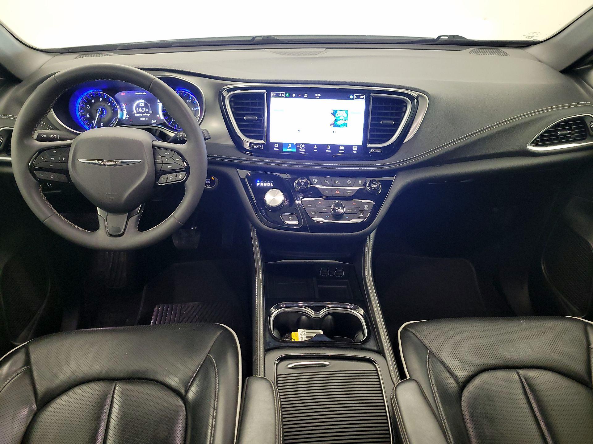 Thumbnail: 2023 Chrysler Pacifica - 9