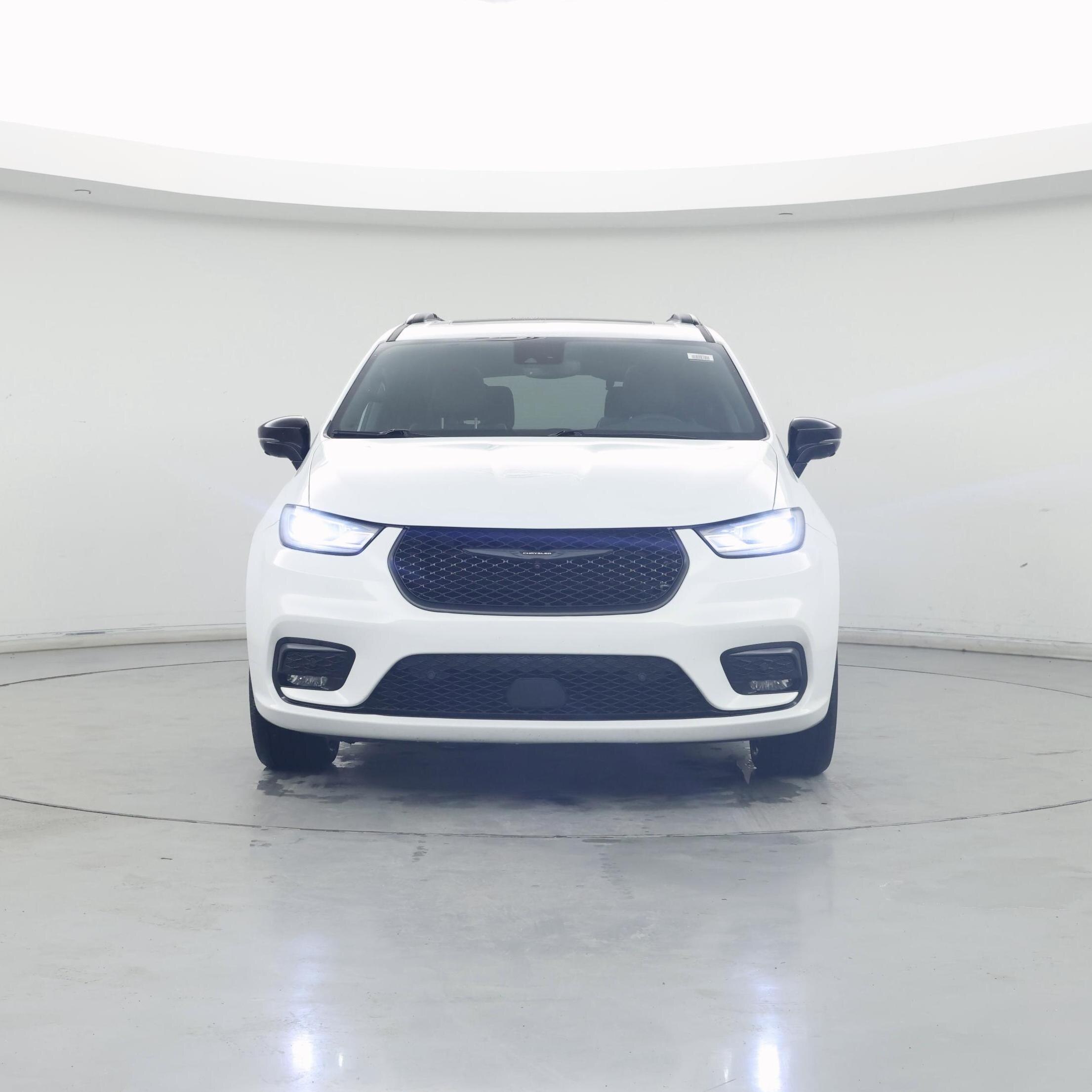 Thumbnail: 2023 Chrysler Pacifica - 5