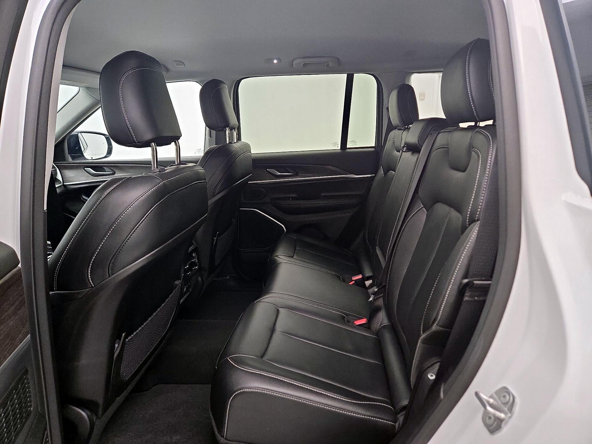 Thumbnail: 2023 Jeep Grand Cherokee - 20