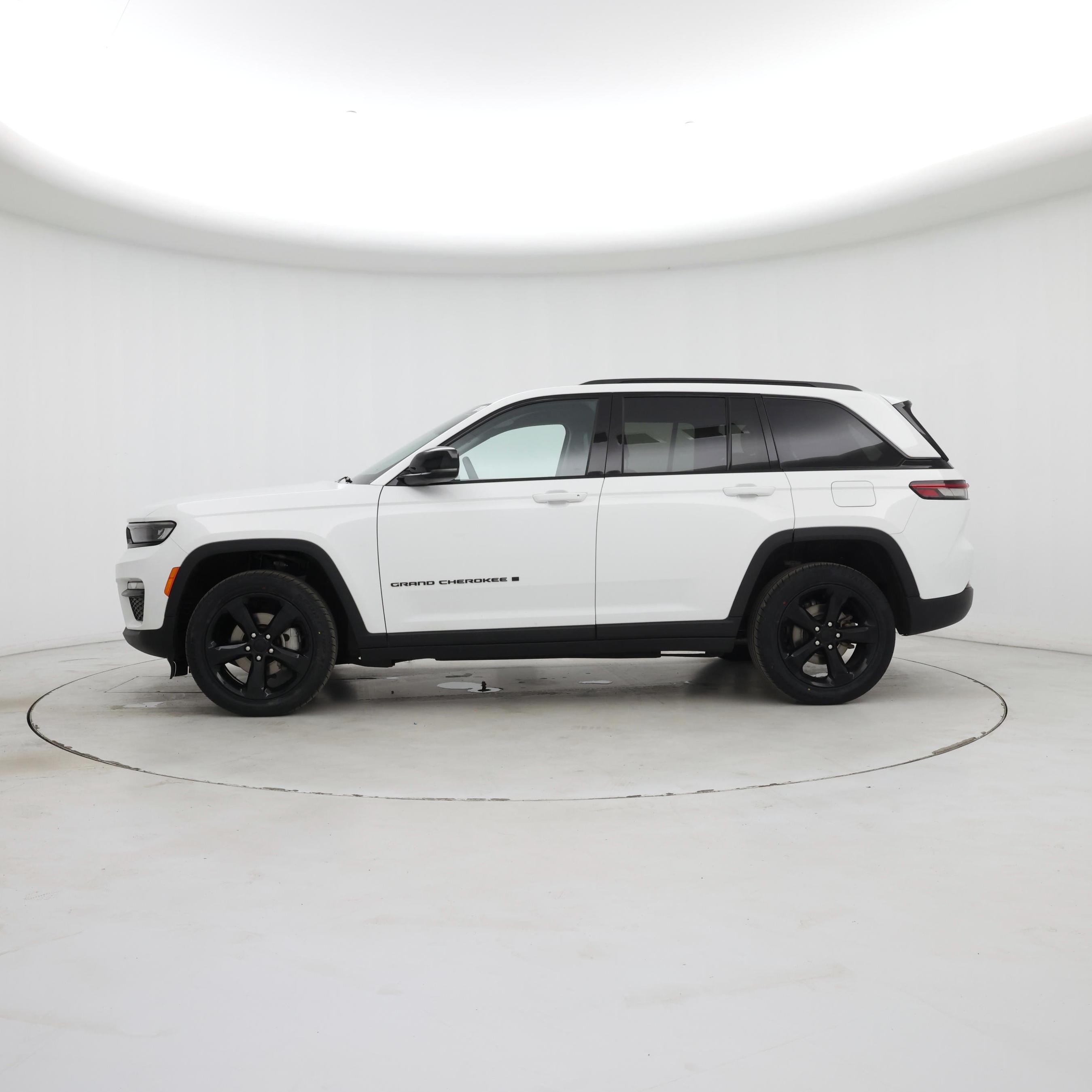 Thumbnail: 2023 Jeep Grand Cherokee - 3