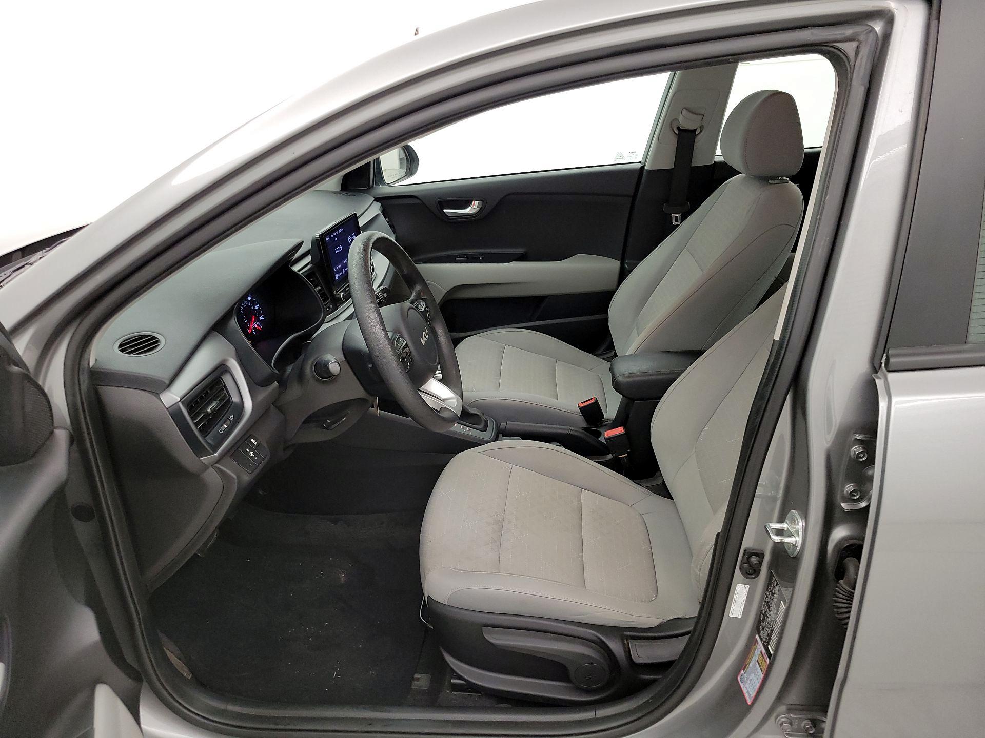 Thumbnail: 2022 Kia Rio - 11