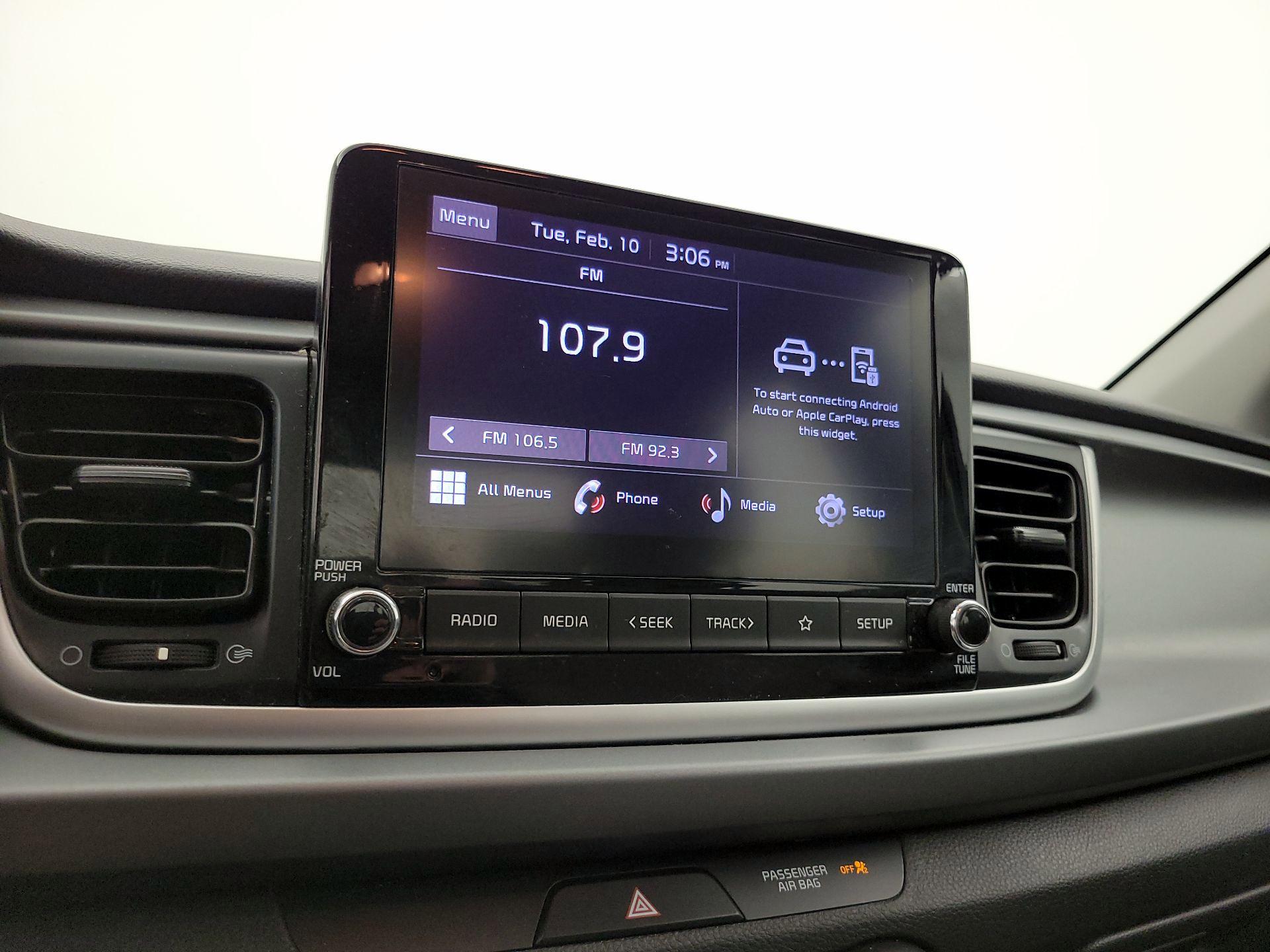 Thumbnail: 2022 Kia Rio - 15