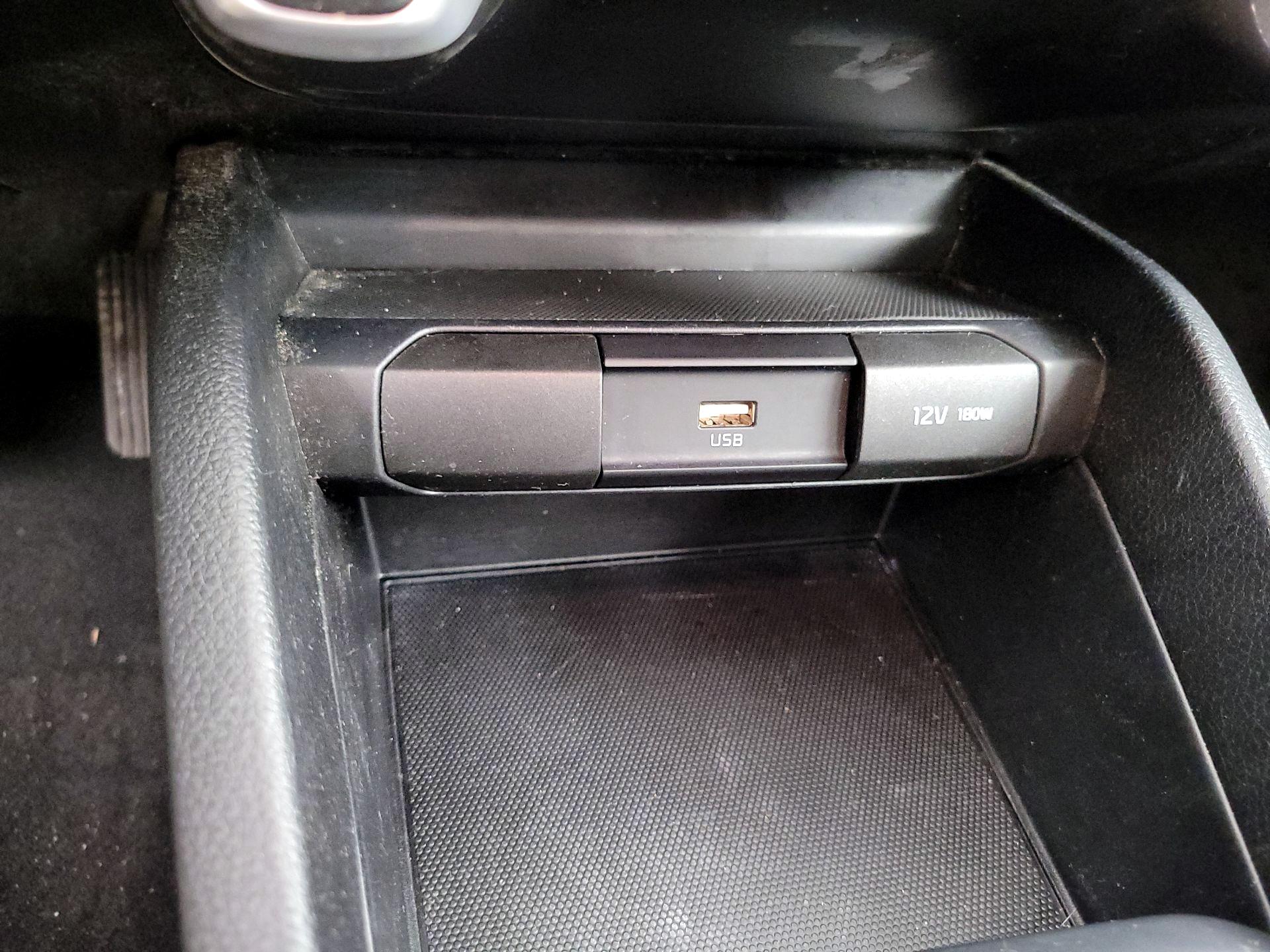 Thumbnail: 2022 Kia Rio - 18