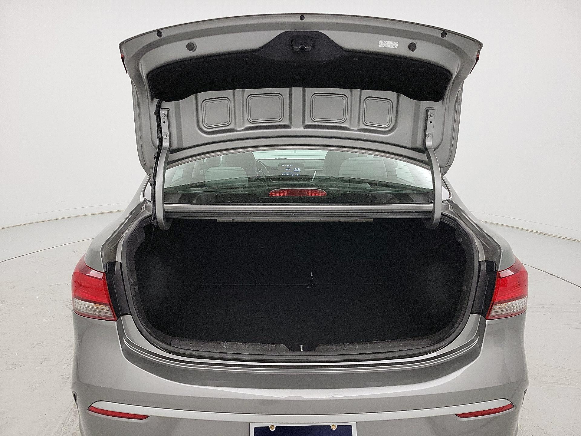 Thumbnail: 2022 Kia Rio - 20