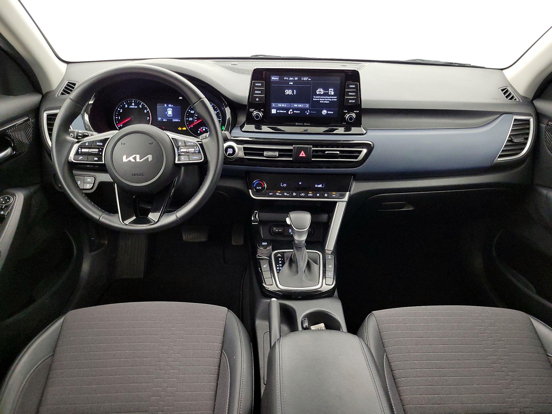 Thumbnail: 2023 Kia Seltos - 9