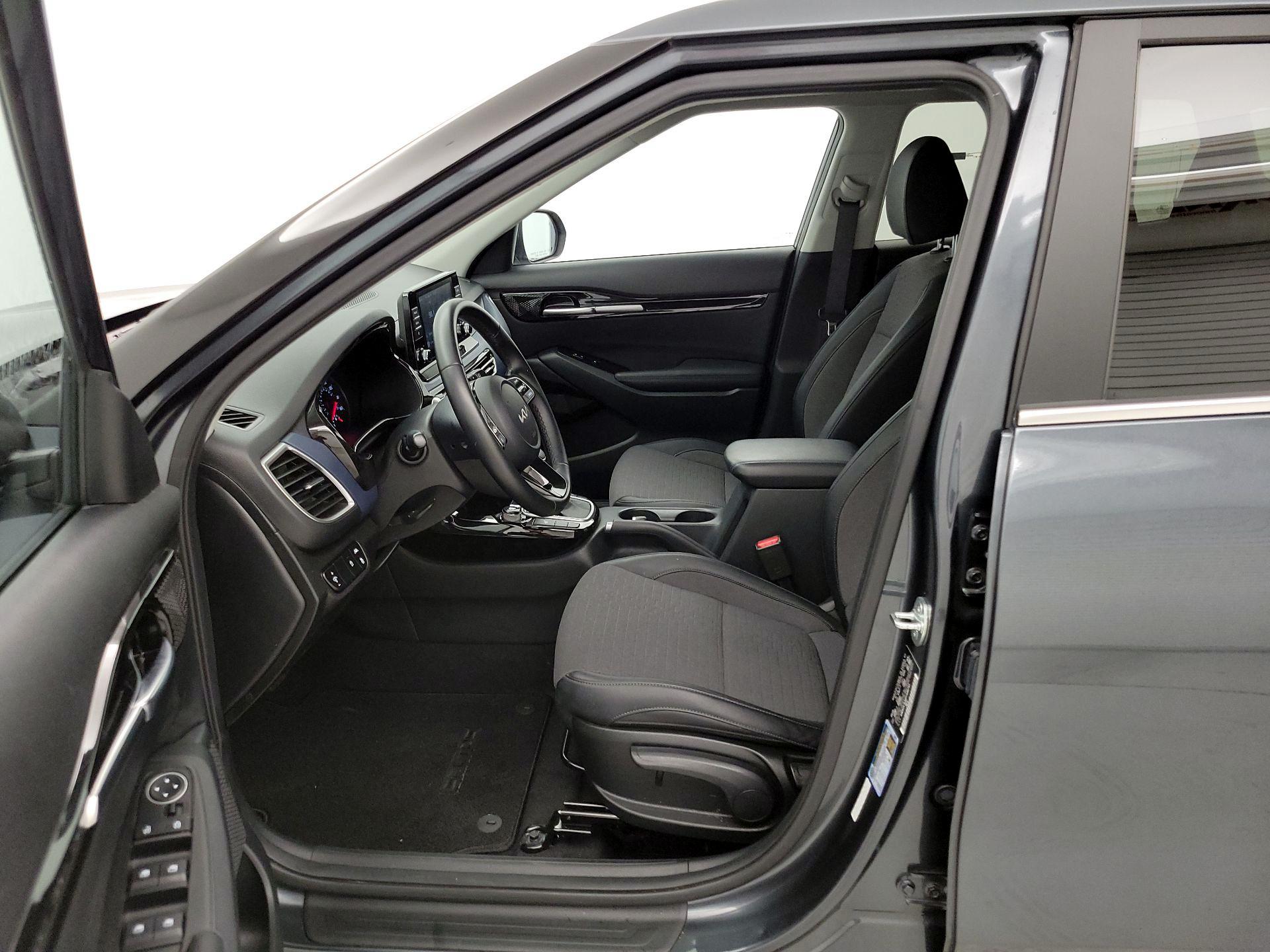 Thumbnail: 2023 Kia Seltos - 11