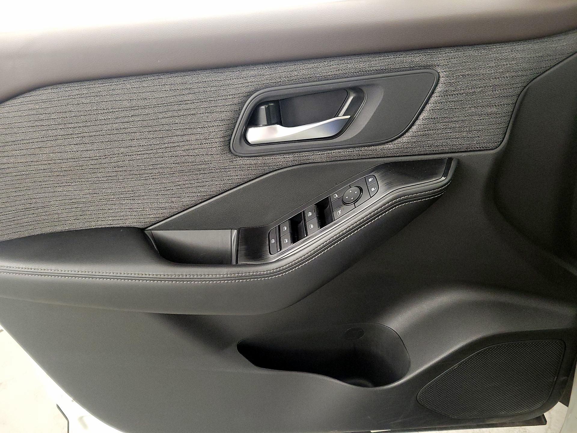 Thumbnail: 2023 Nissan Rogue - 12