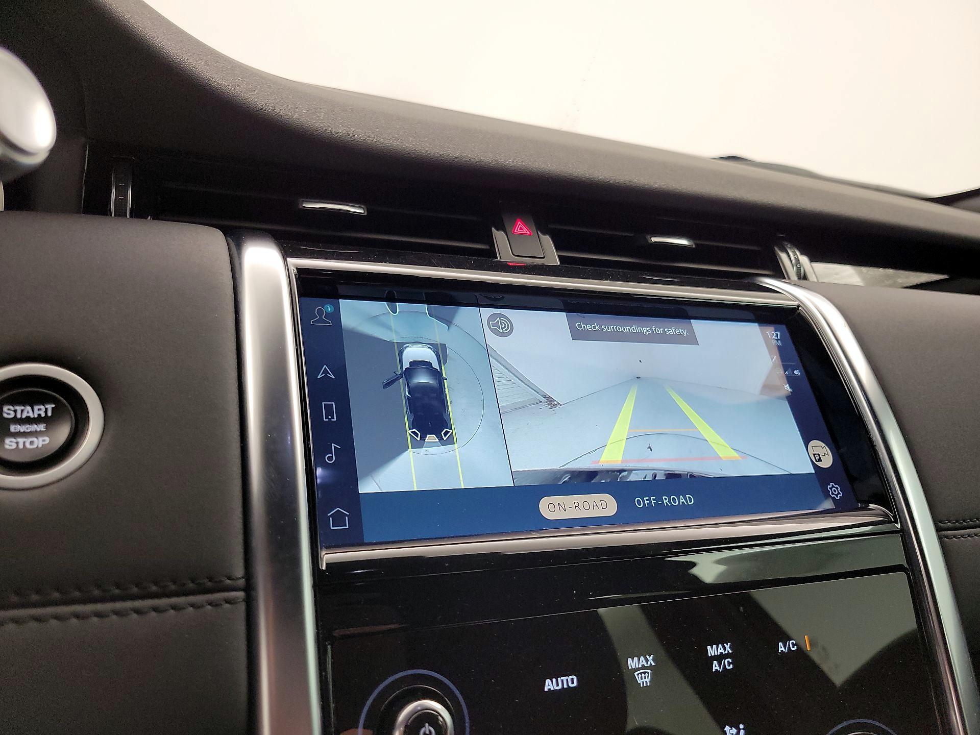 Thumbnail: 2021 Land Rover Discovery Sport - 15