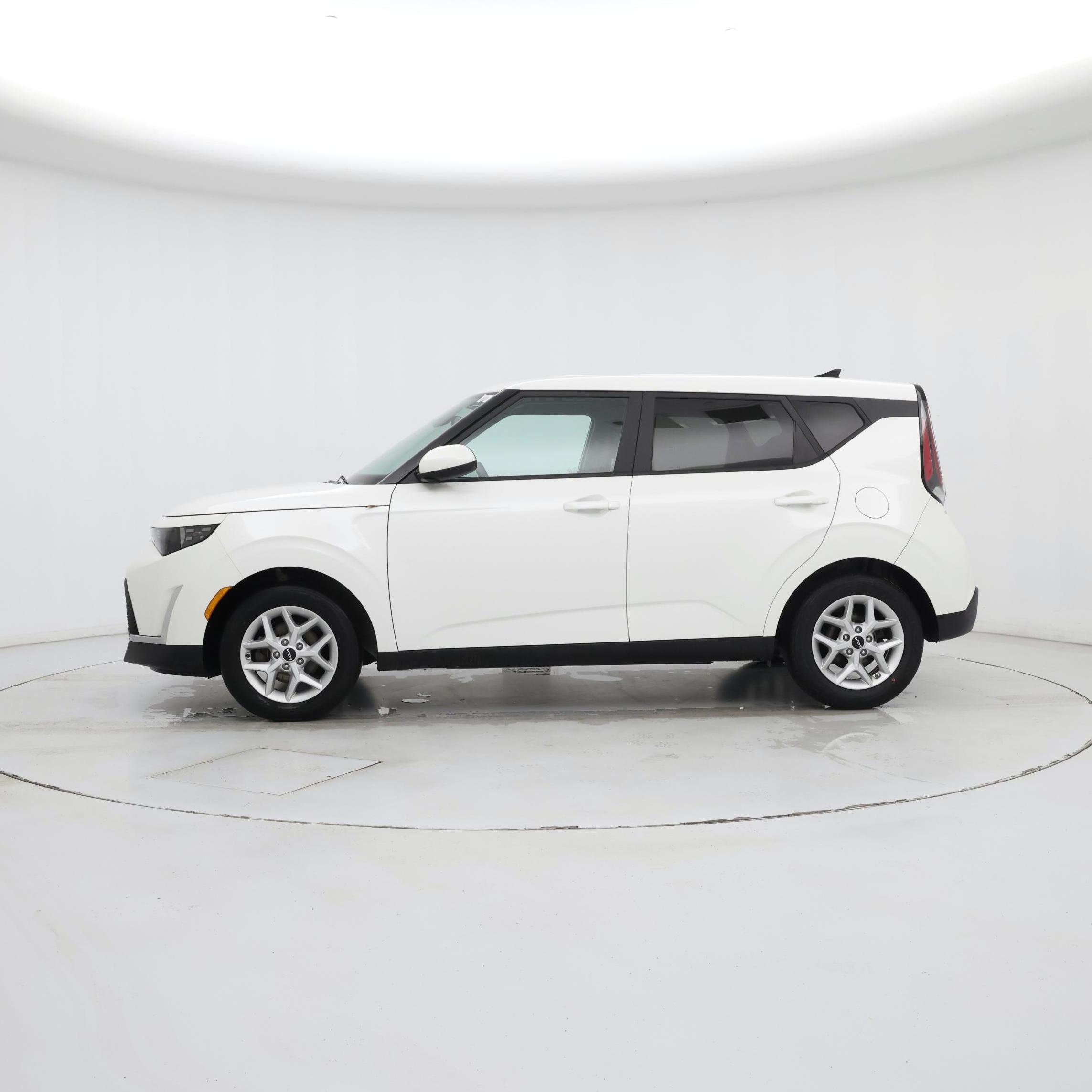 Thumbnail: 2023 Kia Soul - 3