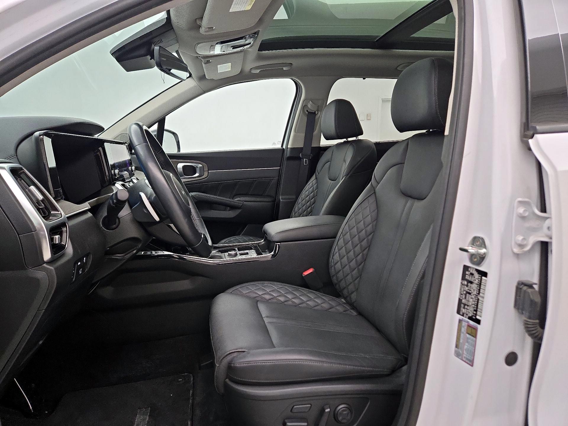 Thumbnail: 2023 Kia Sorento - 11