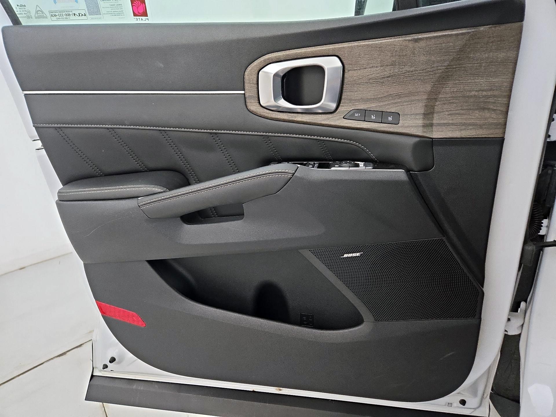 Thumbnail: 2023 Kia Sorento - 12