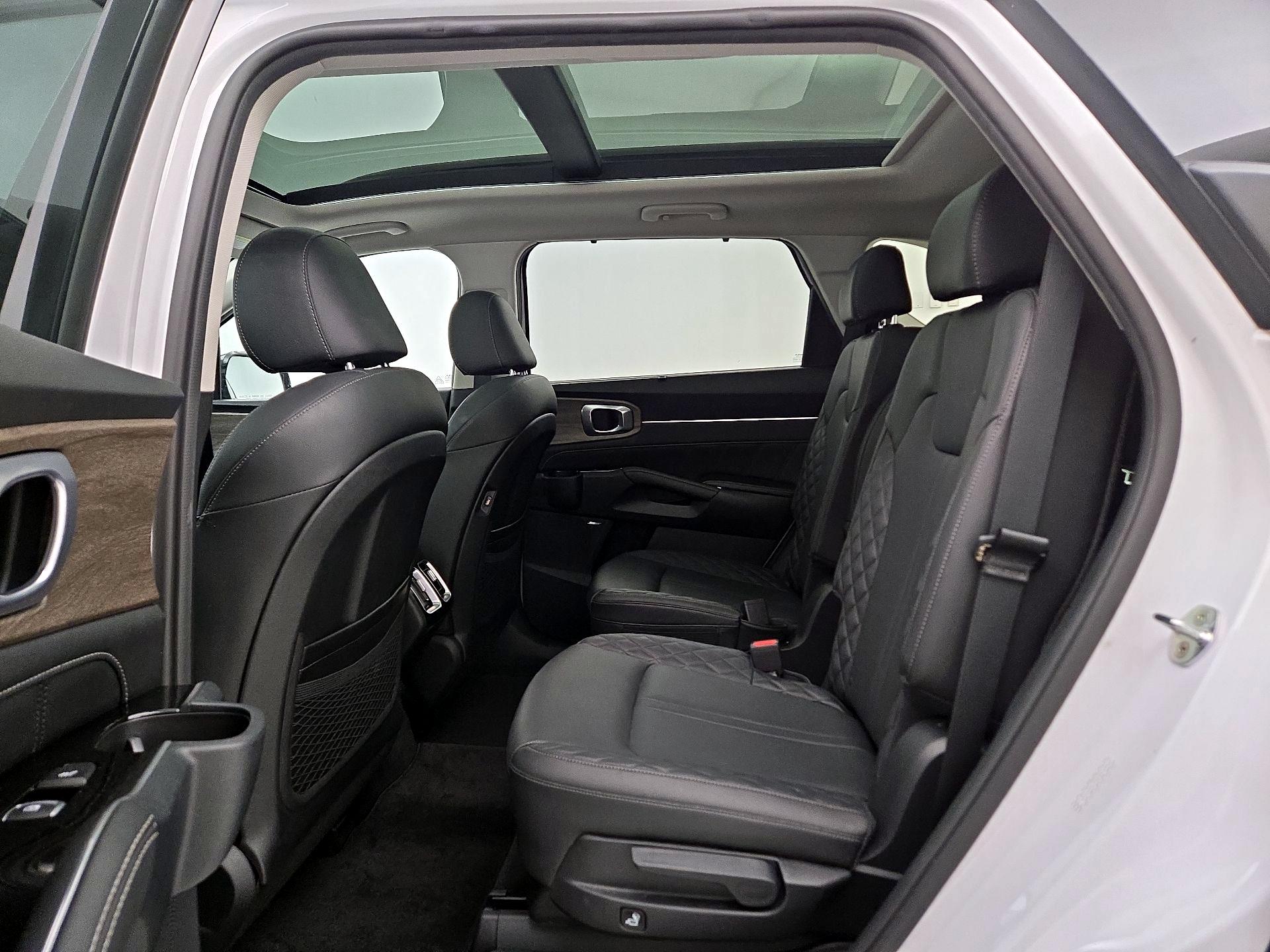 Thumbnail: 2023 Kia Sorento - 20